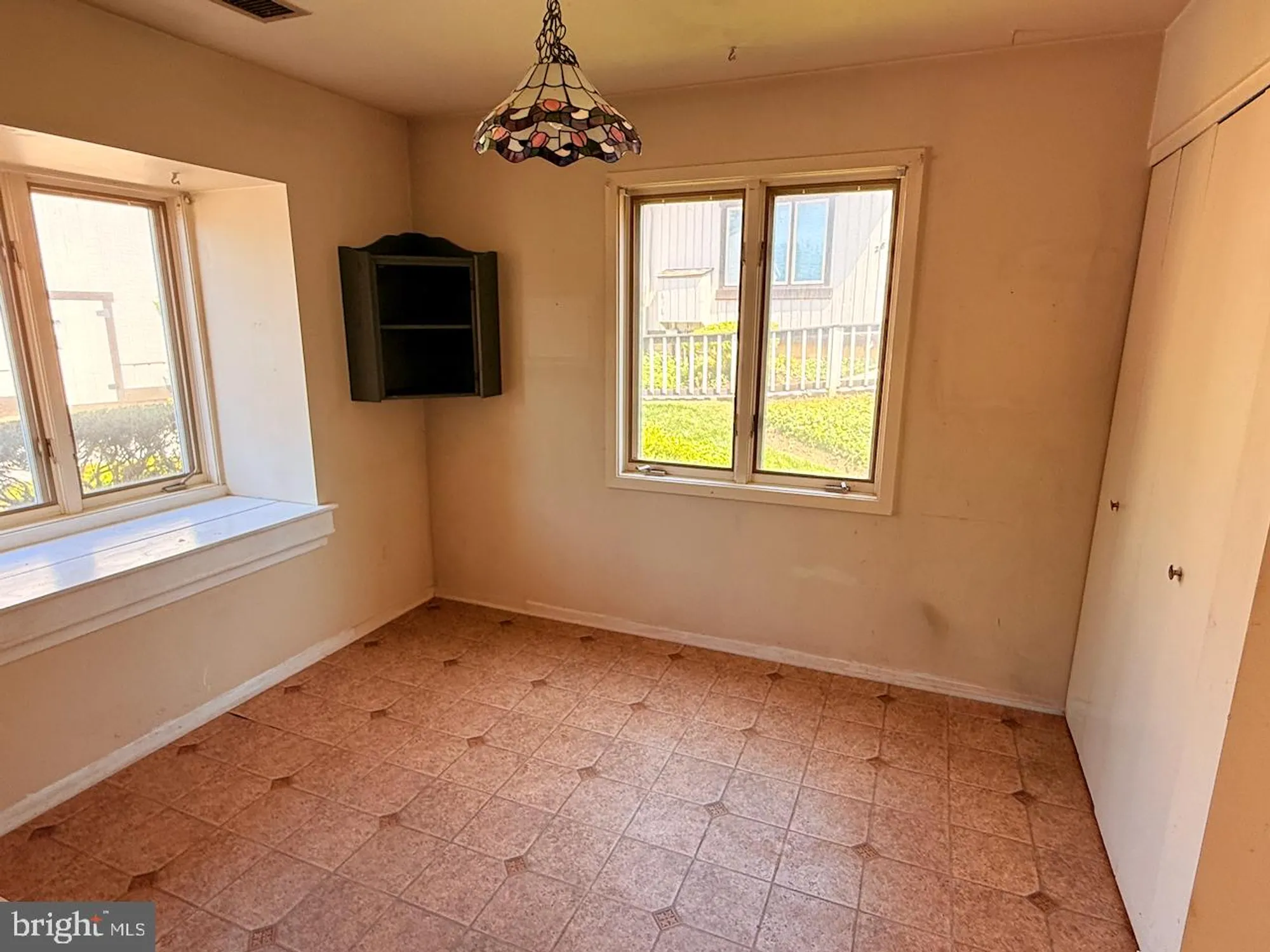 Property Slideshow image 11 of 28 | 282 devon way # 282, West Chester, PA, 19380