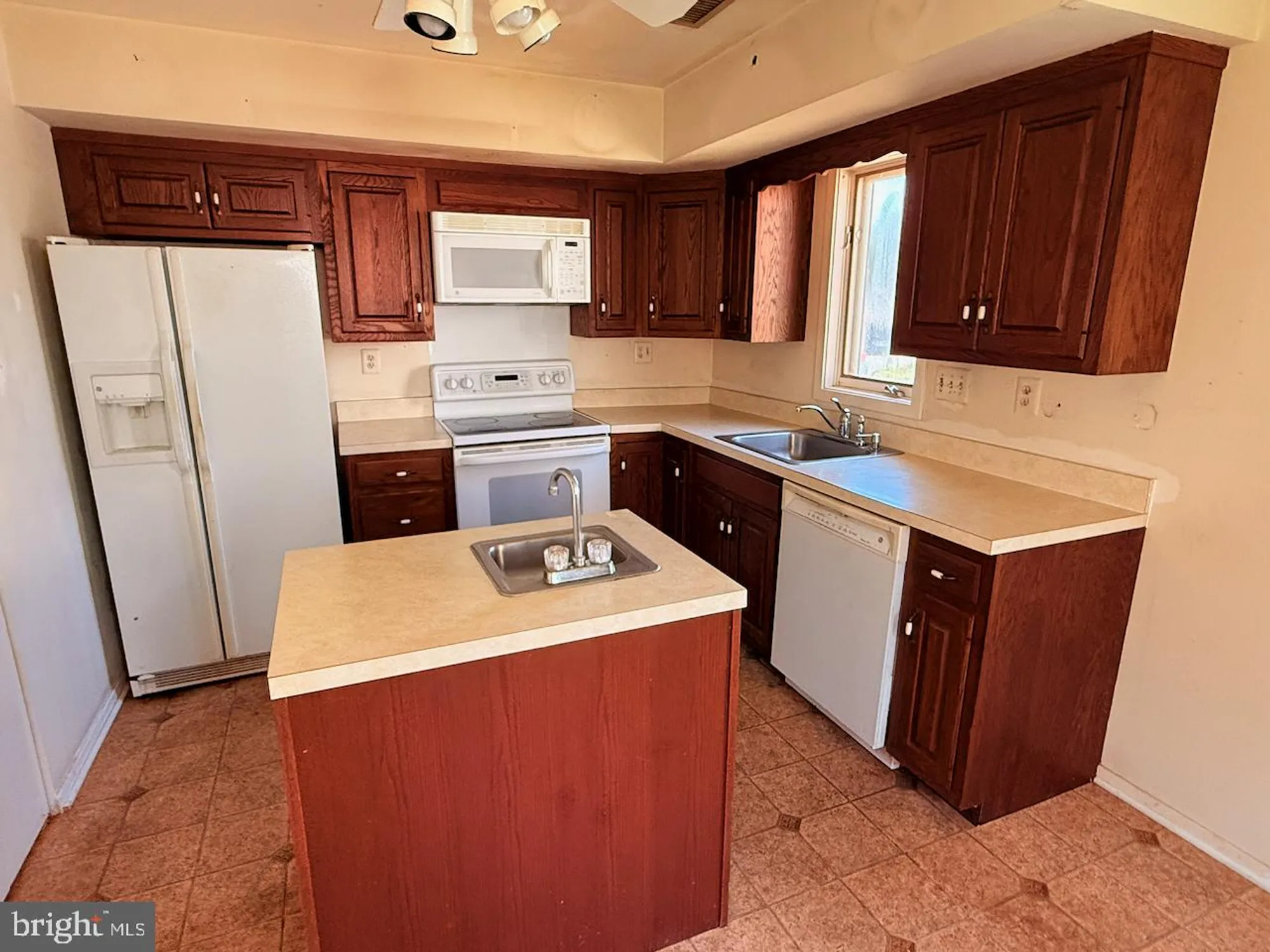 Property Slideshow image 10 of 28 | 282 devon way # 282, West Chester, PA, 19380