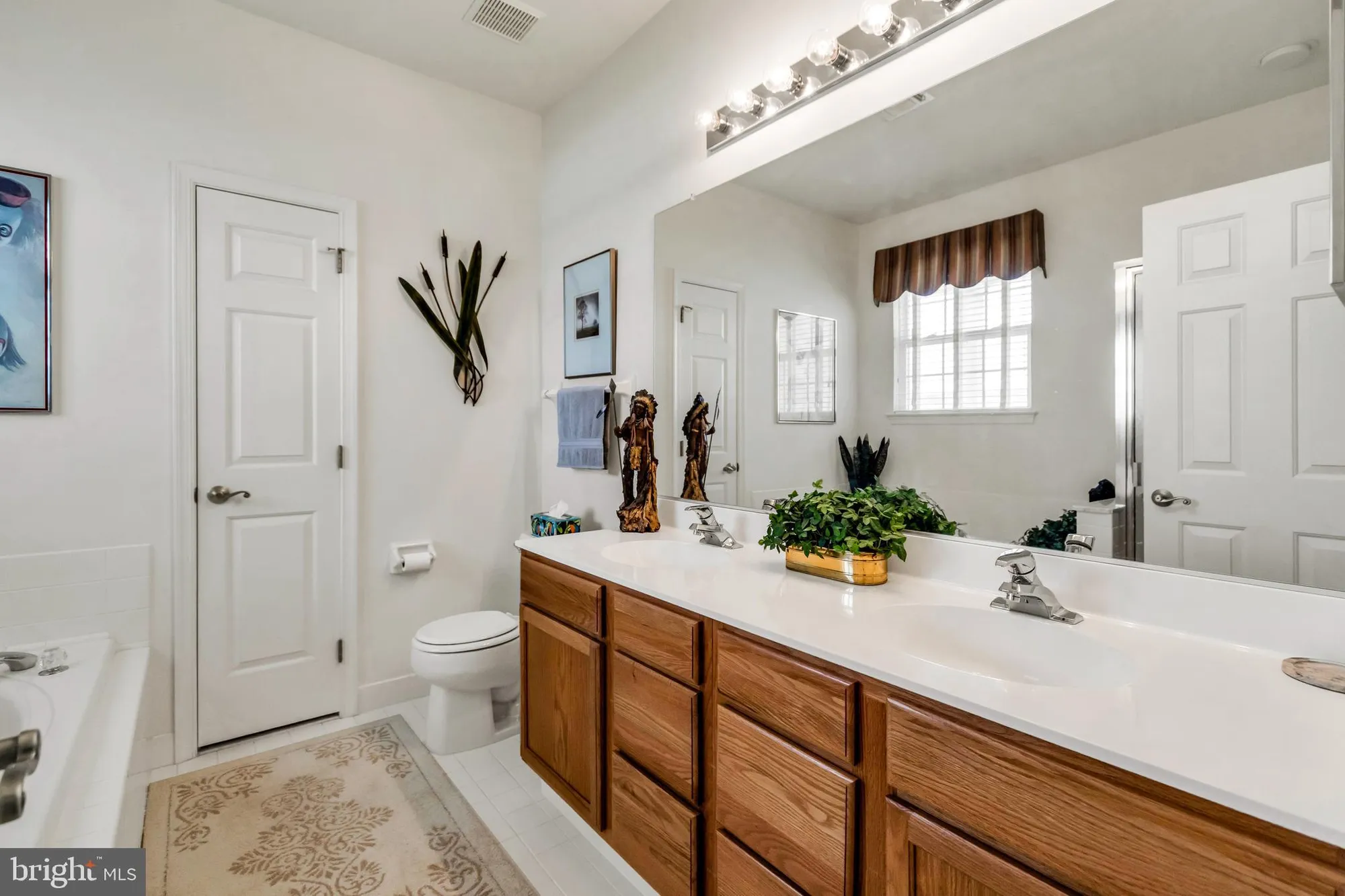 Property Slideshow image 20 of 30 | 1000 n phipps woods ct, Glen Mills, PA, 19342