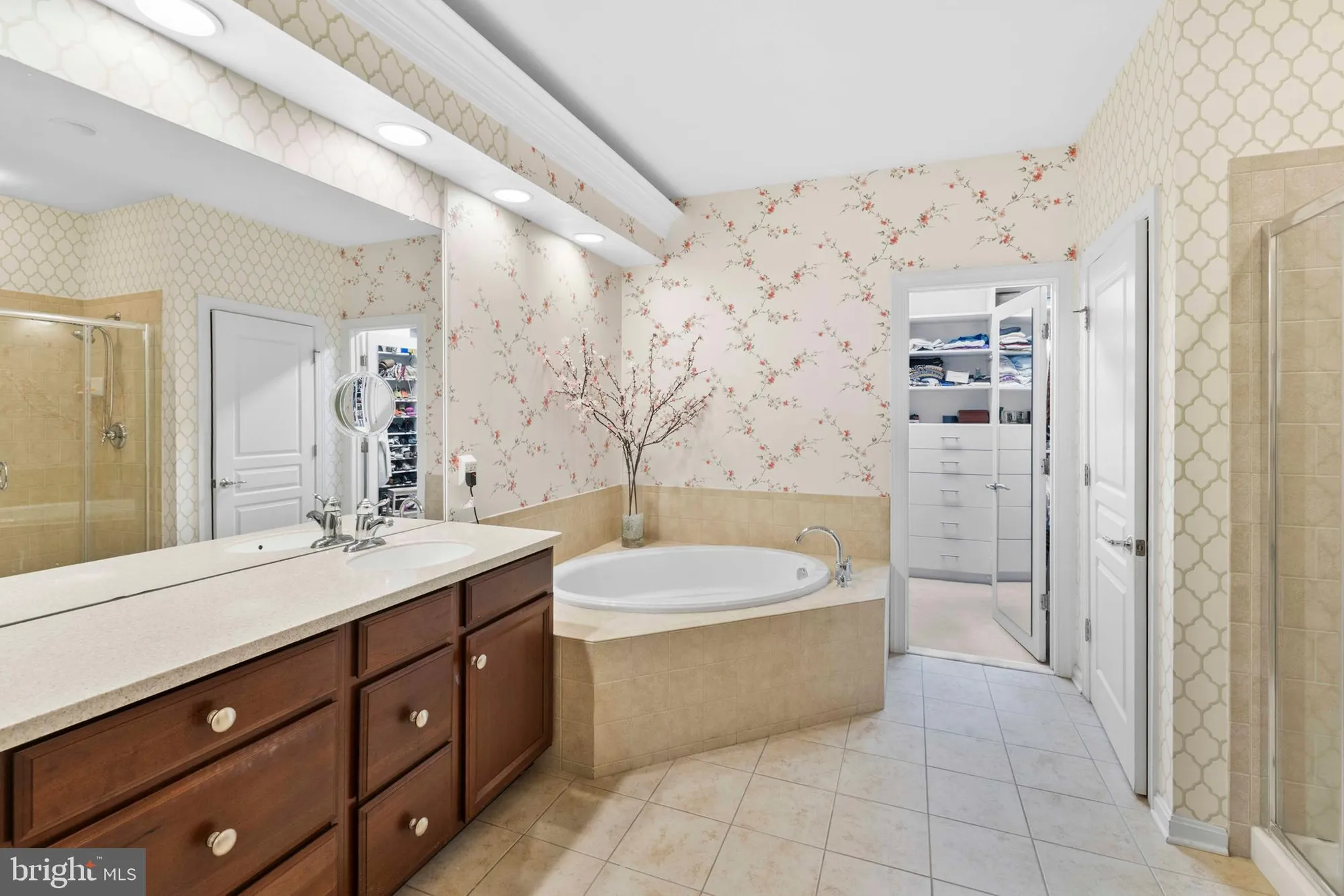 Property Slideshow image 14 of 39 | 426 primrose dr, Upper Gwynedd, PA, 19446