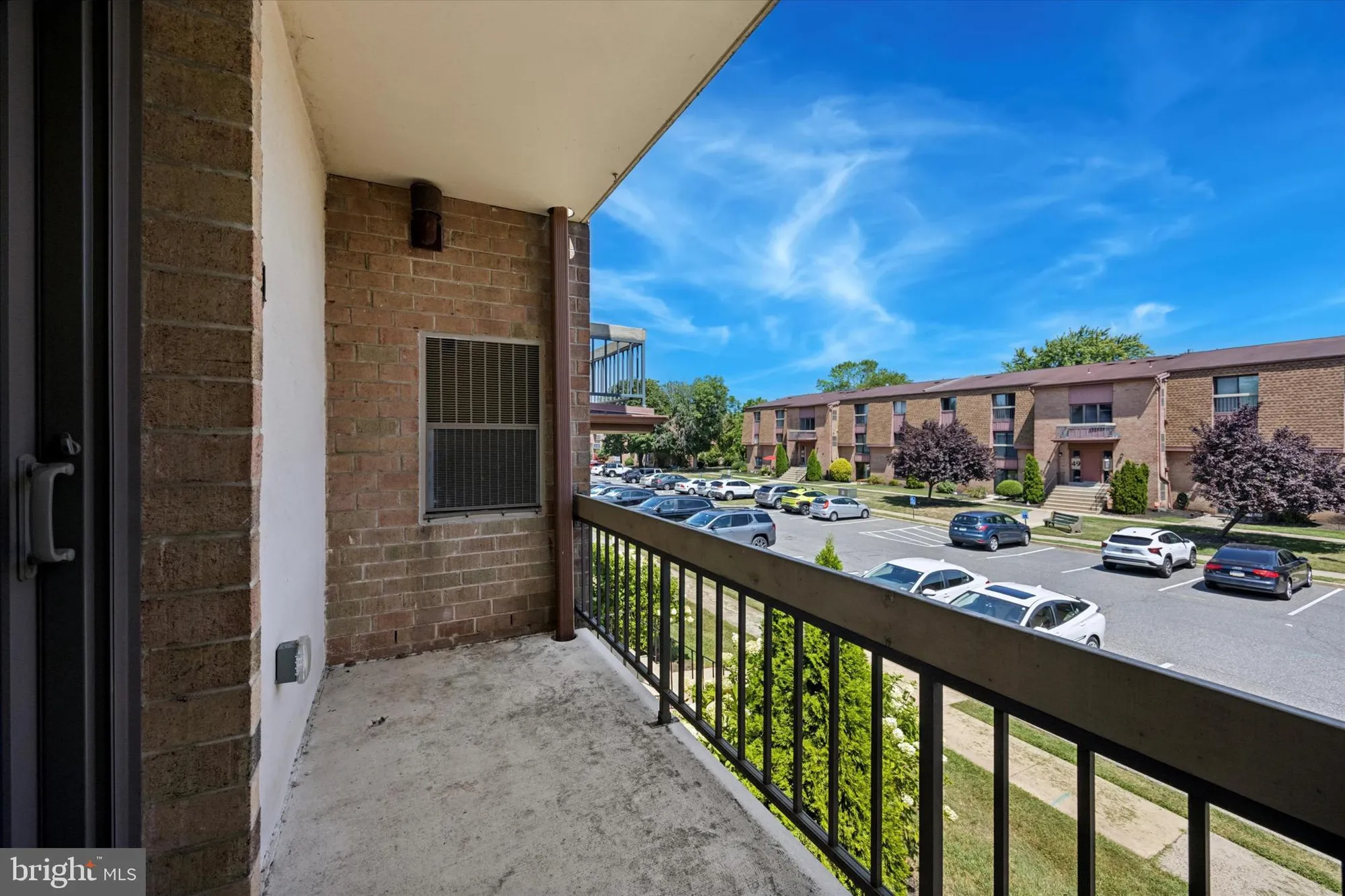 Property Slideshow image 11 of 16 | 47201 delaire landing rd 201, Philadelphia, PA, 19114