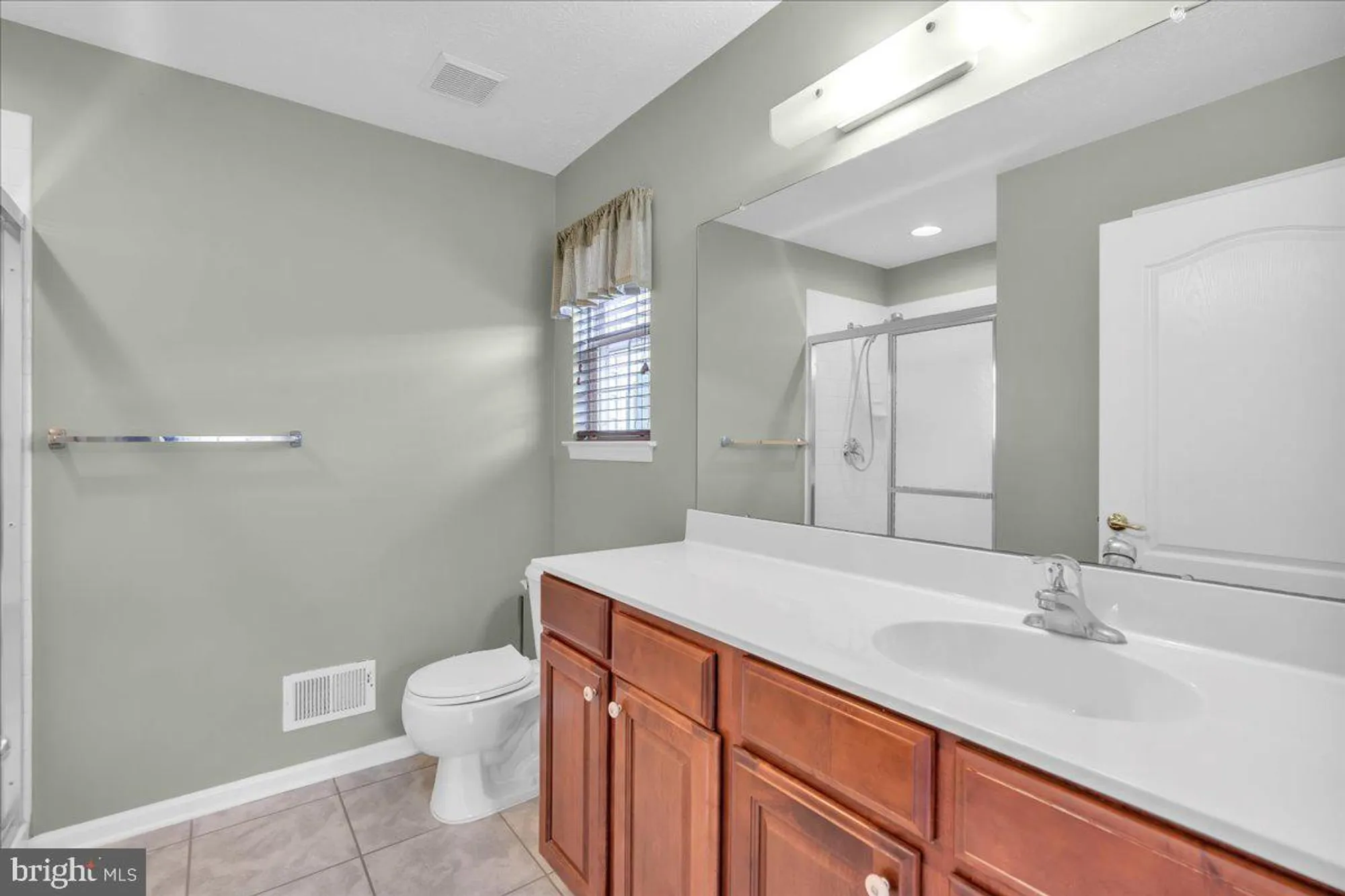 Property Slideshow image 19 of 25 | 13 pleasant valley dr, Sewell, NJ, 08080