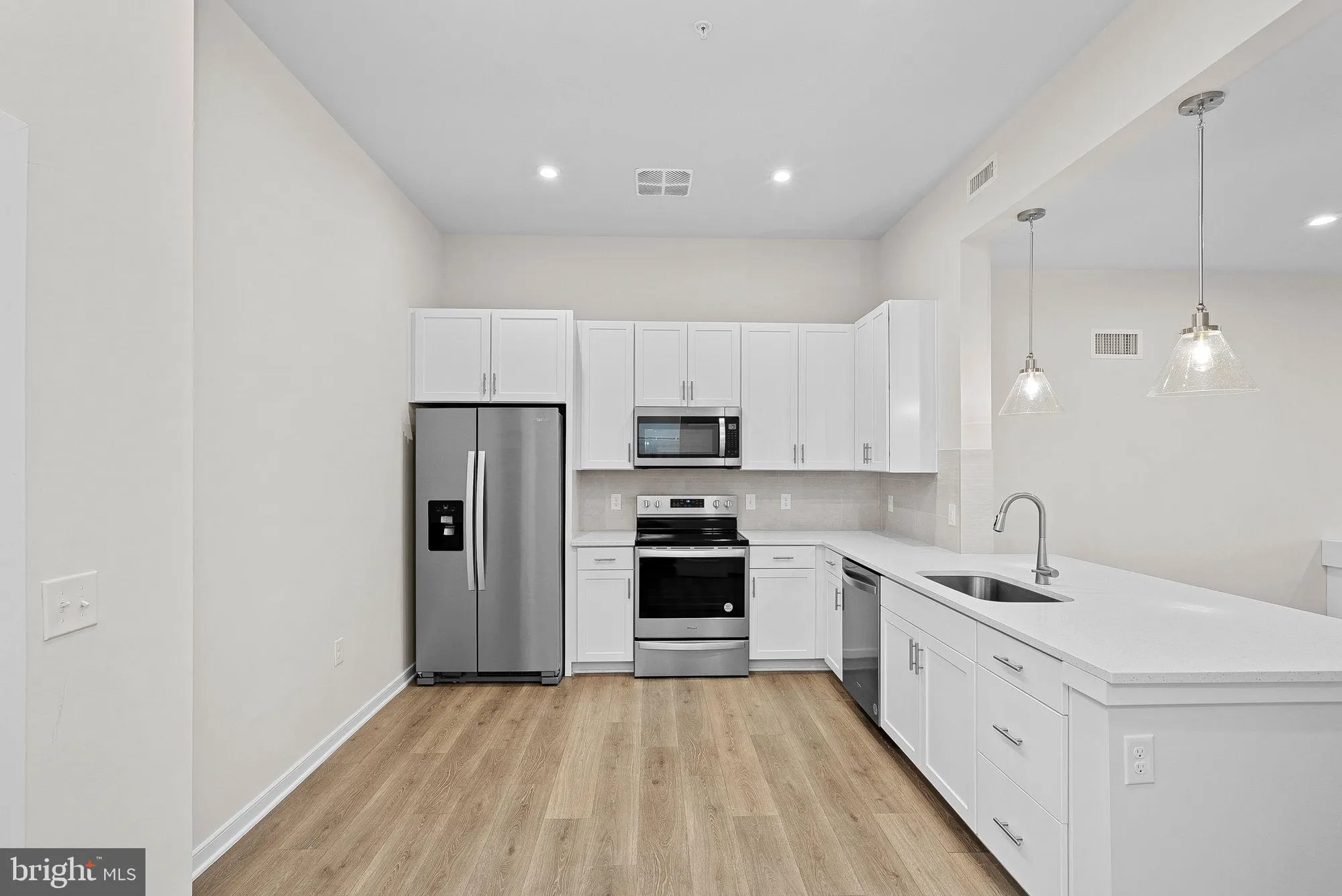 Property Slideshow image 4 of 34 | 700 mount airy ter ne unit 403, Leesburg, VA, 20176