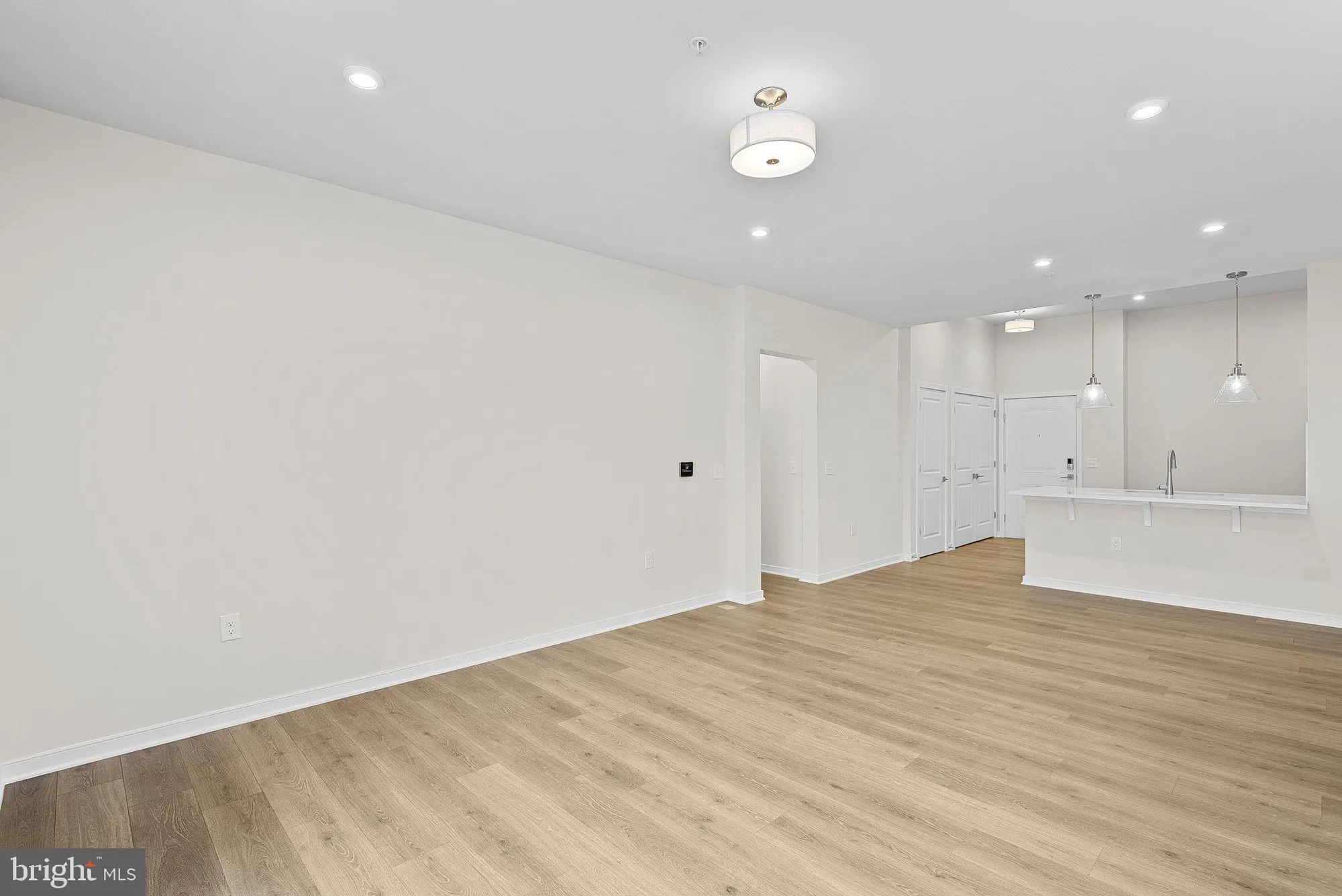 Property Slideshow image 6 of 34 | 700 mount airy ter ne unit 403, Leesburg, VA, 20176