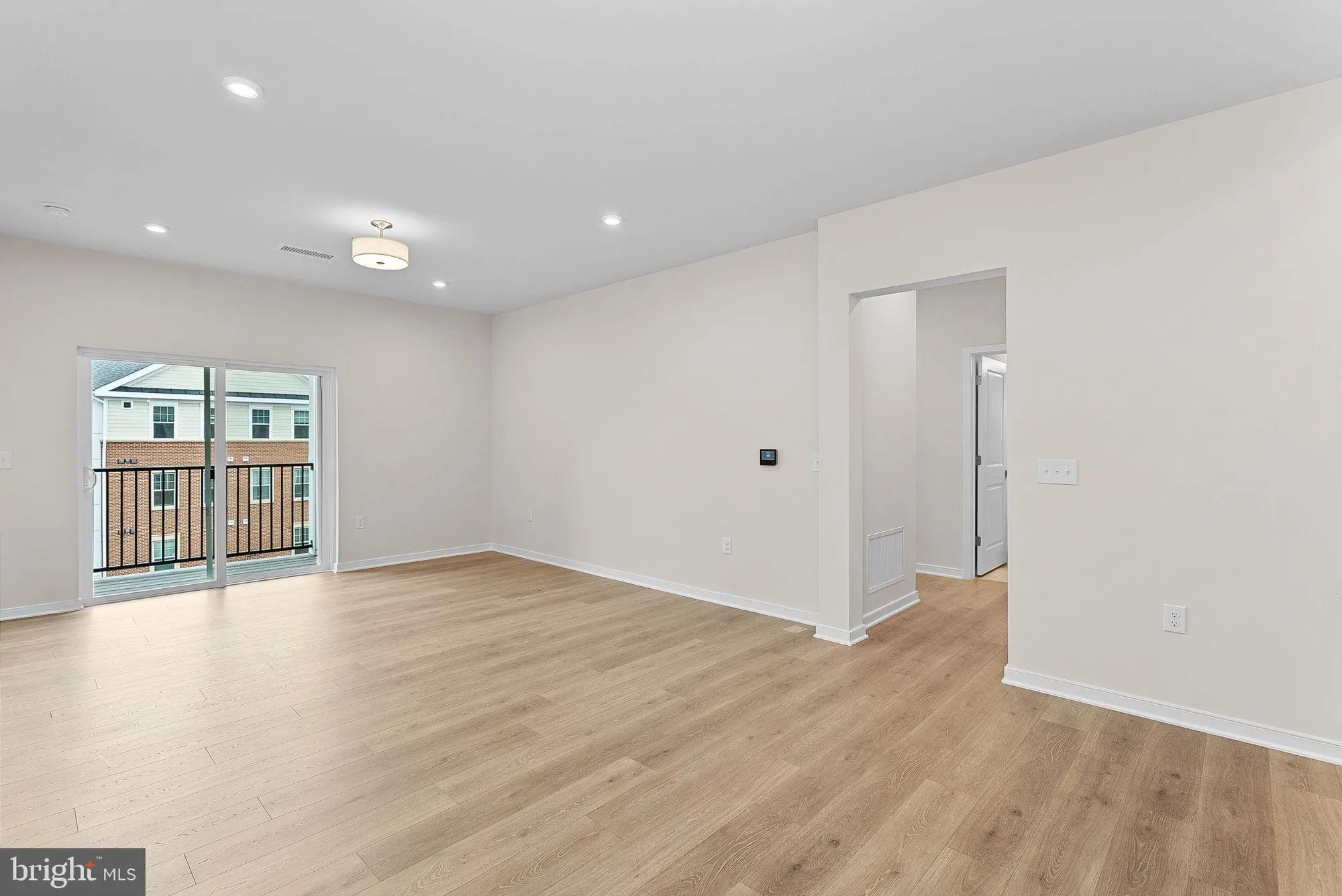 Property Slideshow image 9 of 34 | 700 mount airy ter ne unit 403, Leesburg, VA, 20176