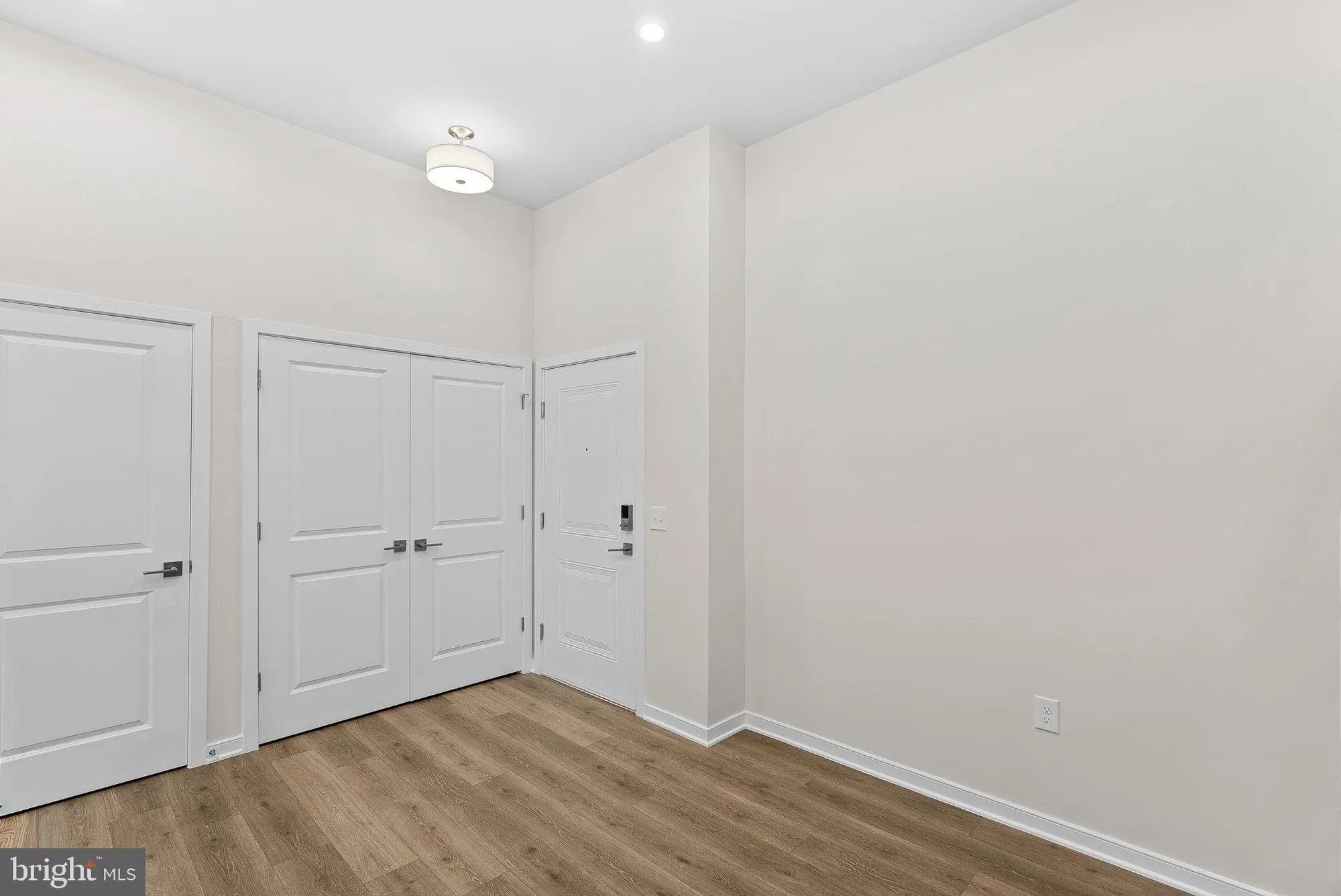 Property Slideshow image 10 of 34 | 700 mount airy ter ne unit 403, Leesburg, VA, 20176