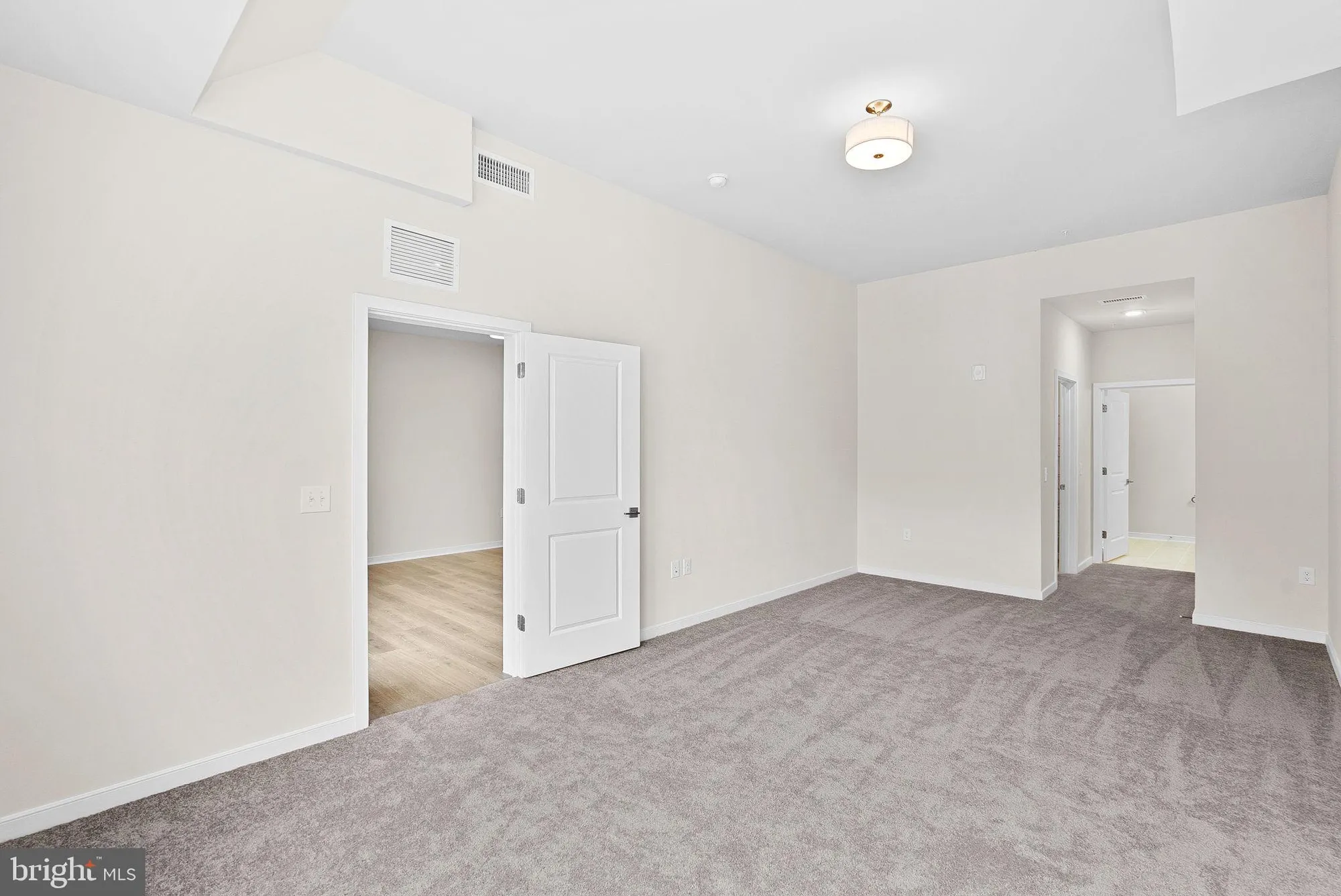 Property Slideshow image 12 of 34 | 700 mount airy ter ne unit 403, Leesburg, VA, 20176