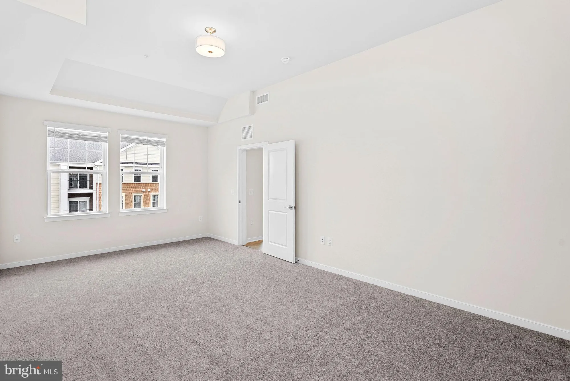 Property Slideshow image 14 of 34 | 700 mount airy ter ne unit 403, Leesburg, VA, 20176