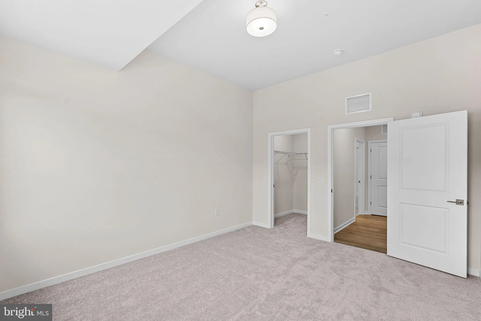 Property Slideshow image 23 of 34 | 700 mount airy ter ne unit 403, Leesburg, VA, 20176