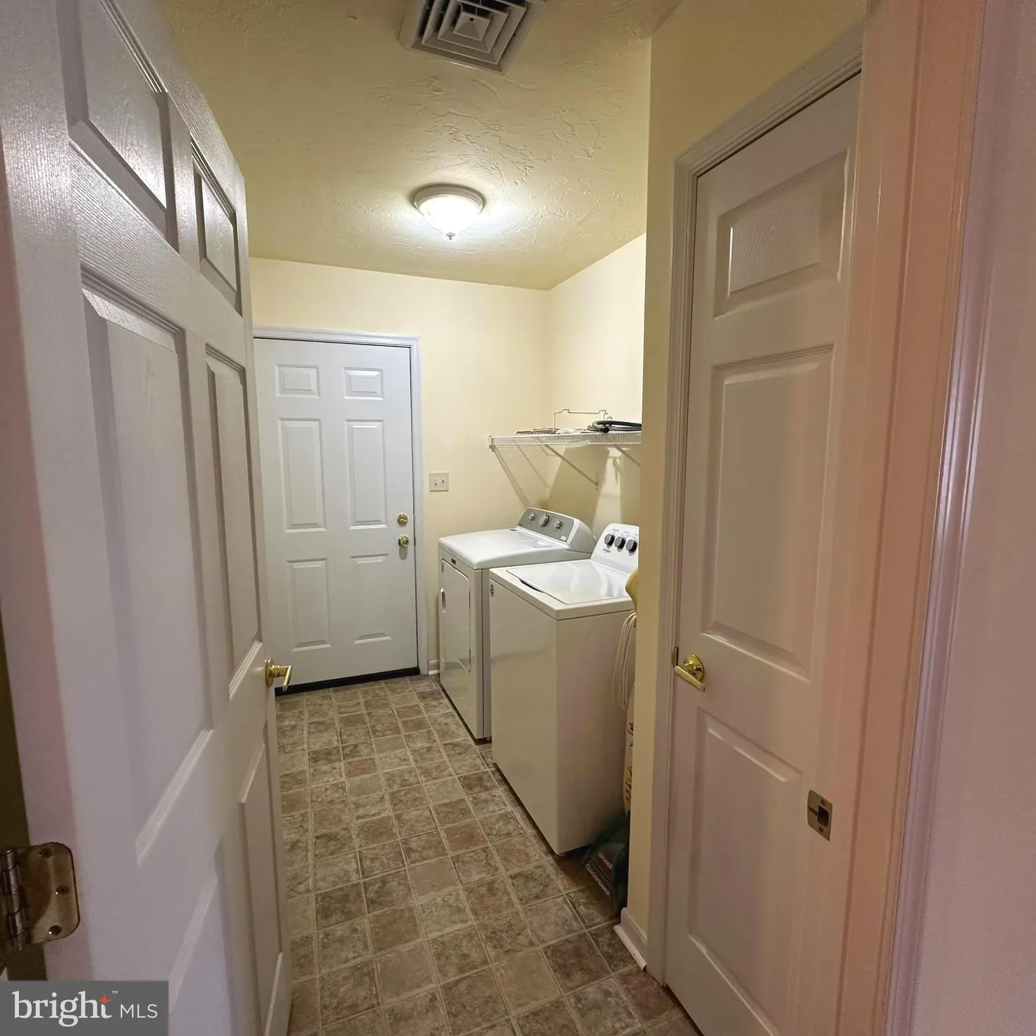 Property Slideshow image 21 of 34 | 84 lantern ln, Shippensburg, PA, 17257