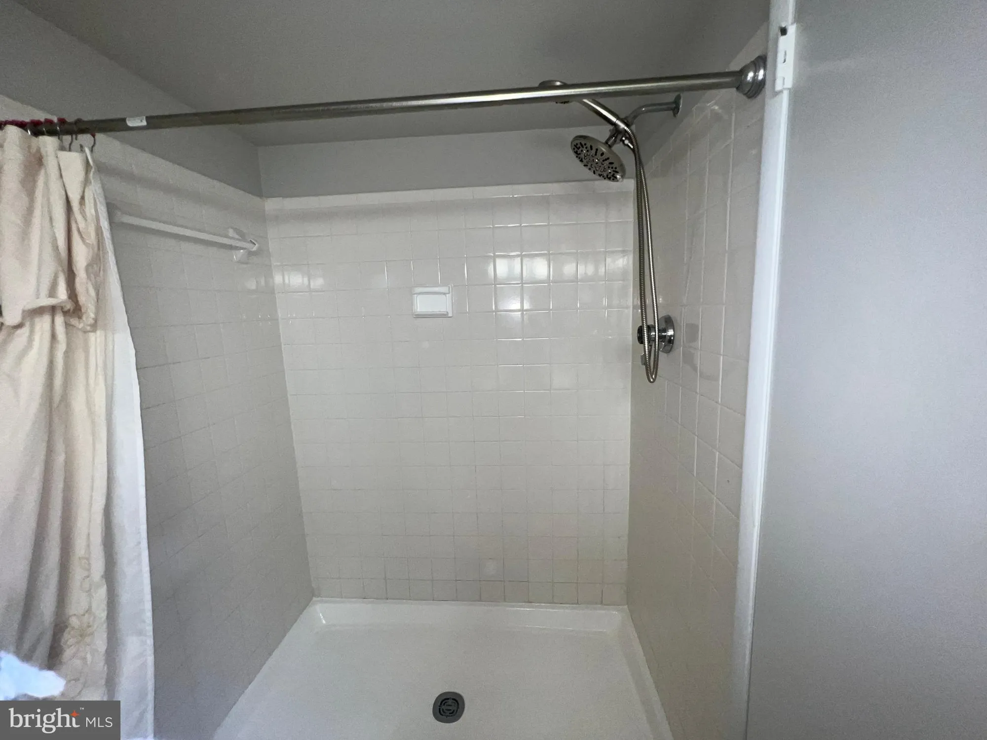 Property Slideshow image 21 of 44 | 15300 beaverbrook ct 88-2b, Silver Spring, MD, 20906