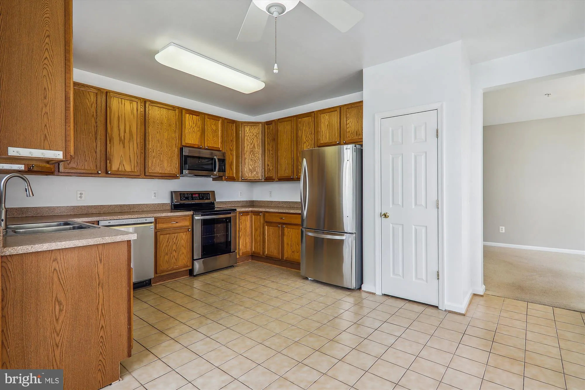 Property Slideshow image 4 of 54 | 13851 belle chasse blvd unit 213, Laurel, MD, 20707
