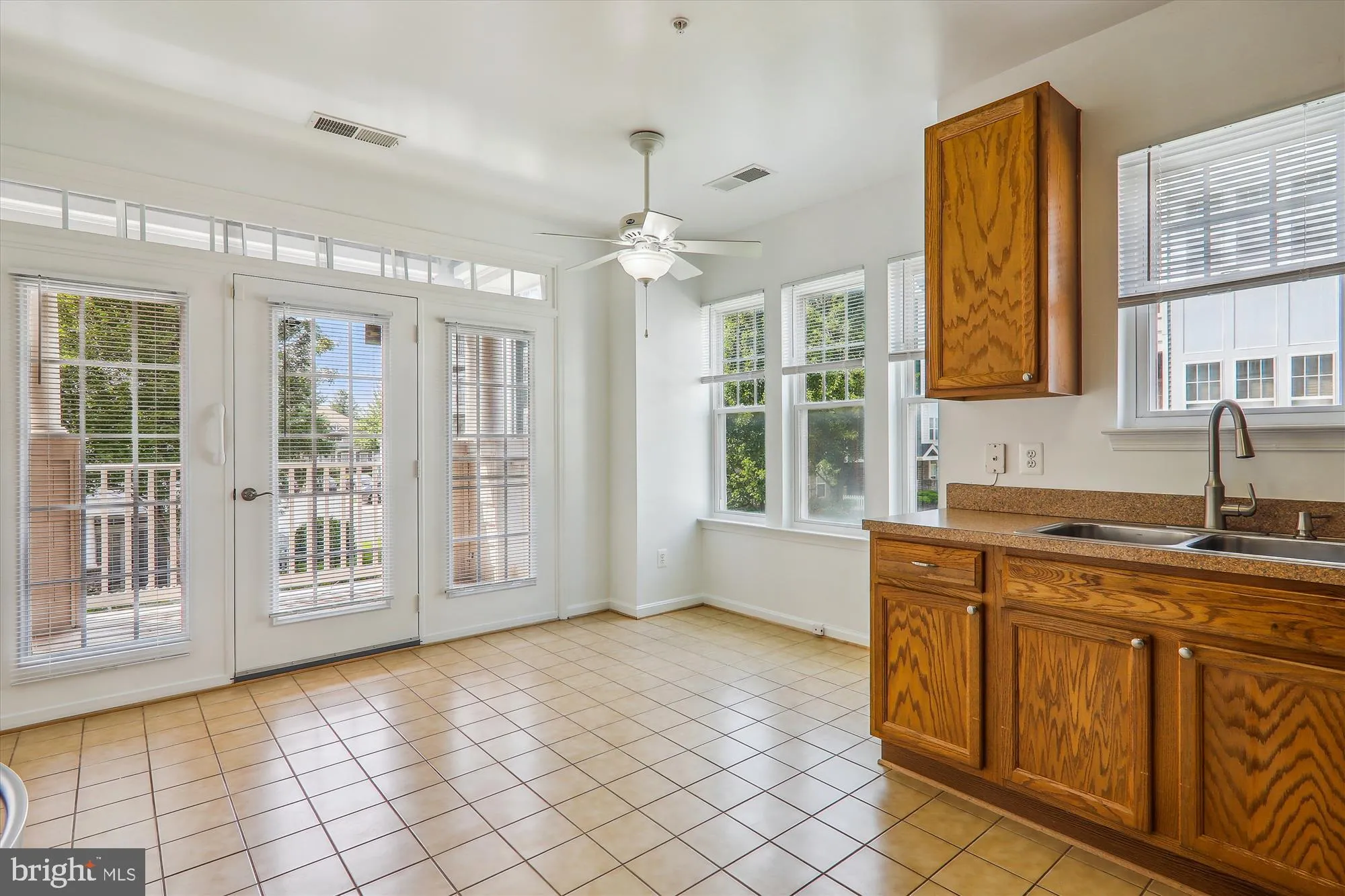 Property Slideshow image 5 of 54 | 13851 belle chasse blvd unit 213, Laurel, MD, 20707