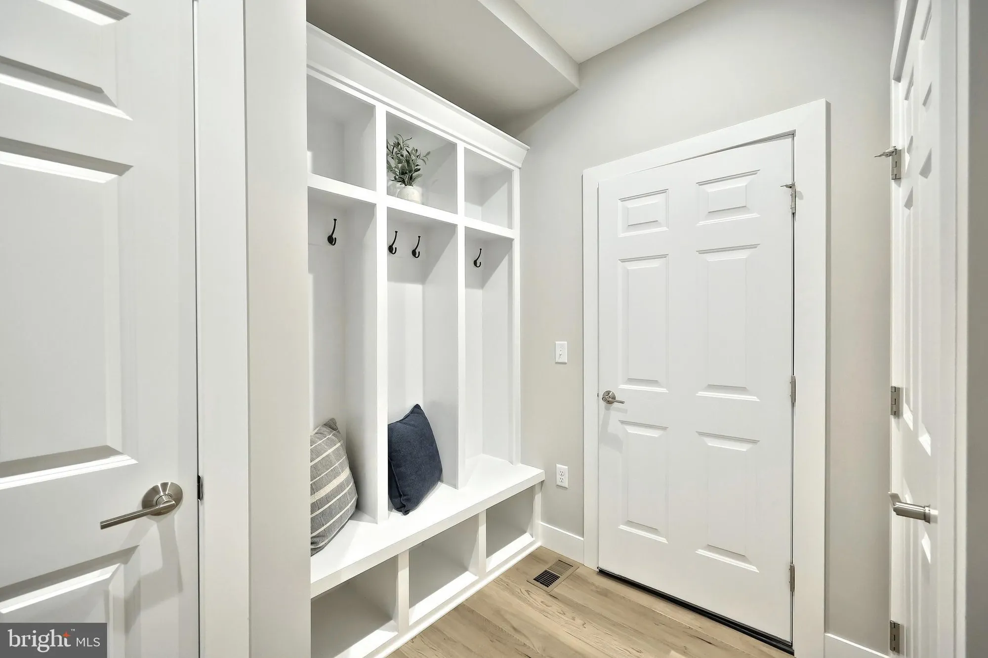 Property Slideshow image 12 of 23 | 524 winding creek blvd, Annville, PA, 17003