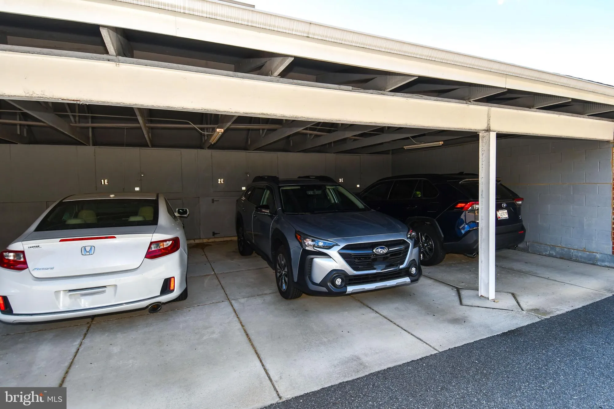 Property Slideshow image 19 of 33 | 3500 forest edge dr 15-2e, Silver Spring, MD, 20906