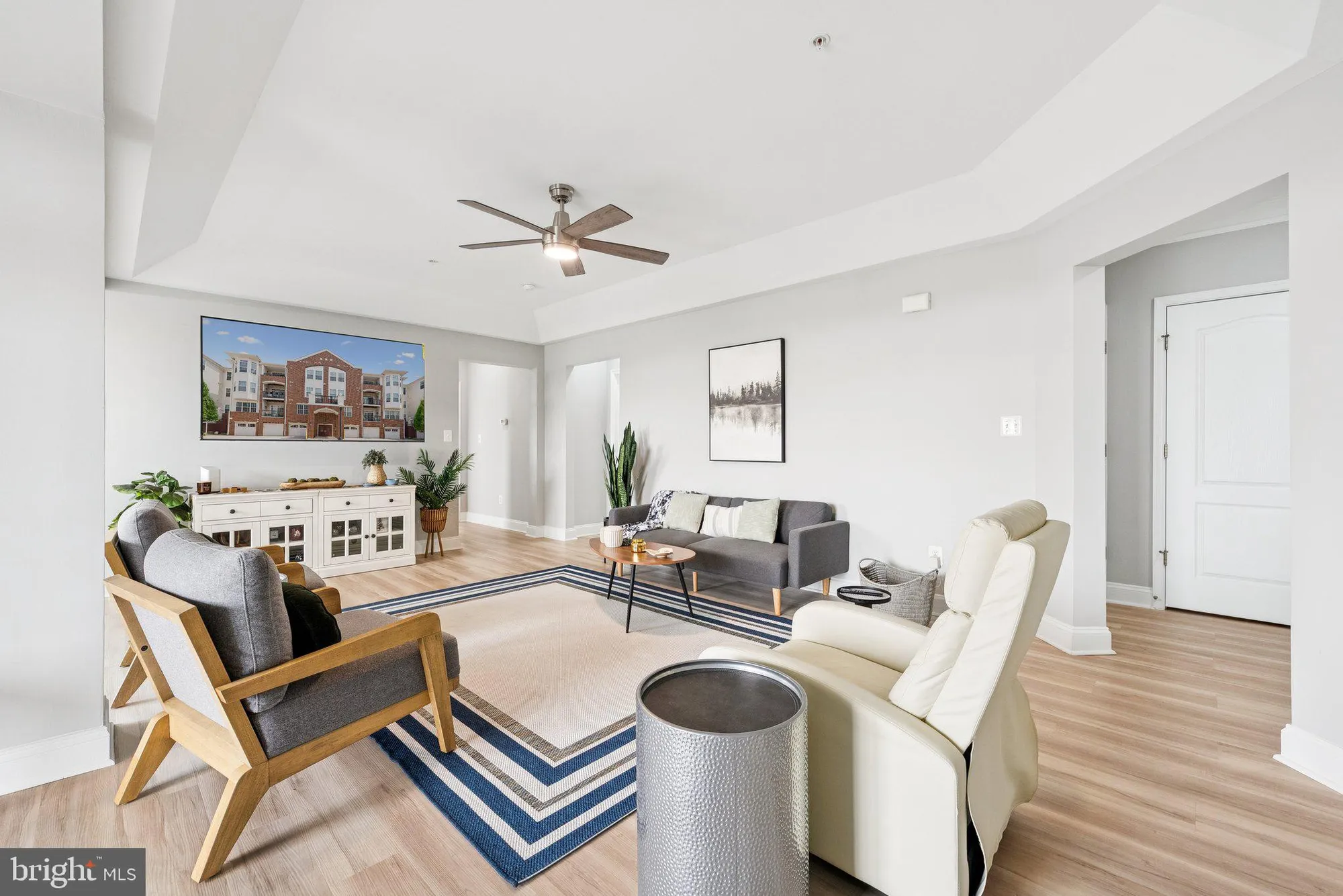 Property Slideshow image 5 of 47 | 9200 charleston dr 407, Manassas, VA, 20110