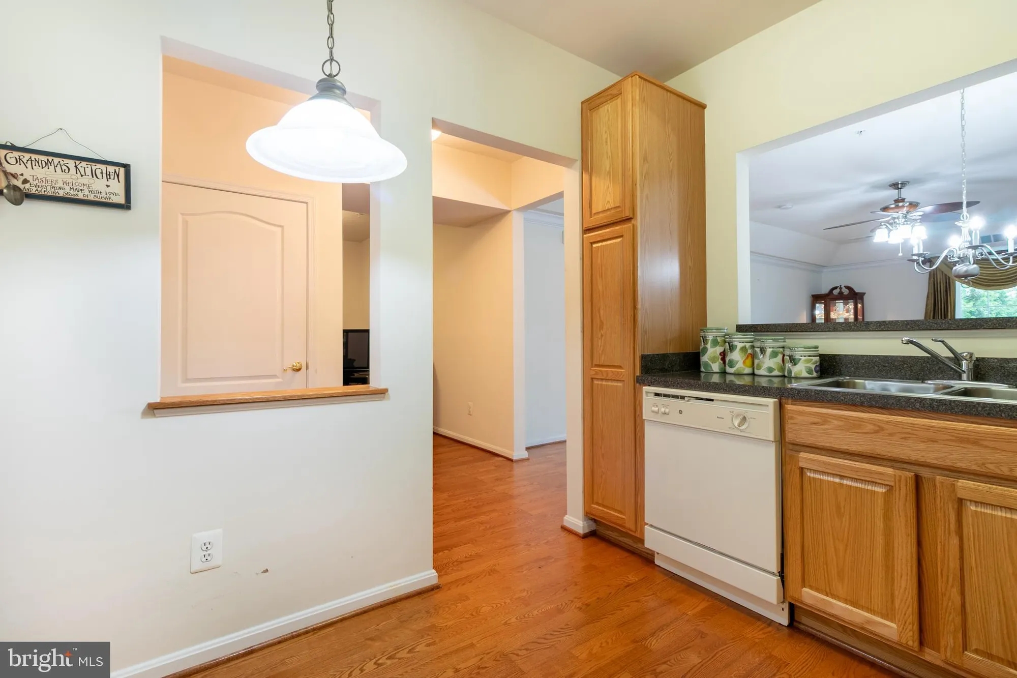 Property Slideshow image 6 of 37 | 8621 fluttering leaf trl 305, Odenton, MD, 21113