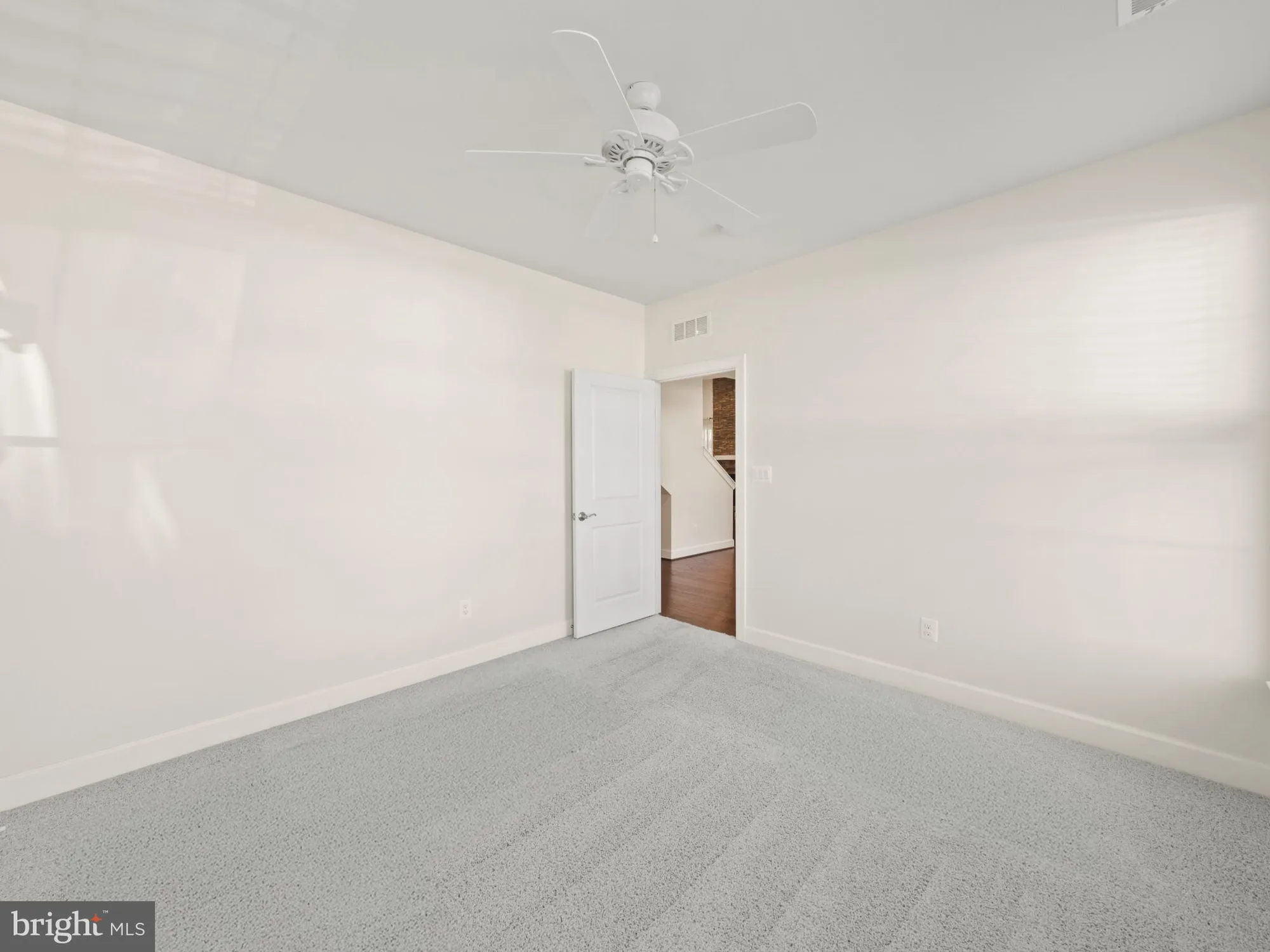 Property Slideshow image 23 of 41 | 42729 autumn day ter, Ashburn, VA, 20148