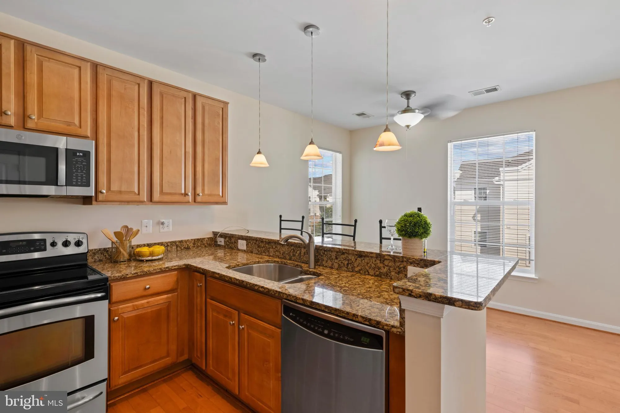 Property Slideshow image 14 of 34 | 7315 brookview rd unit 407, Elkridge, MD, 21075