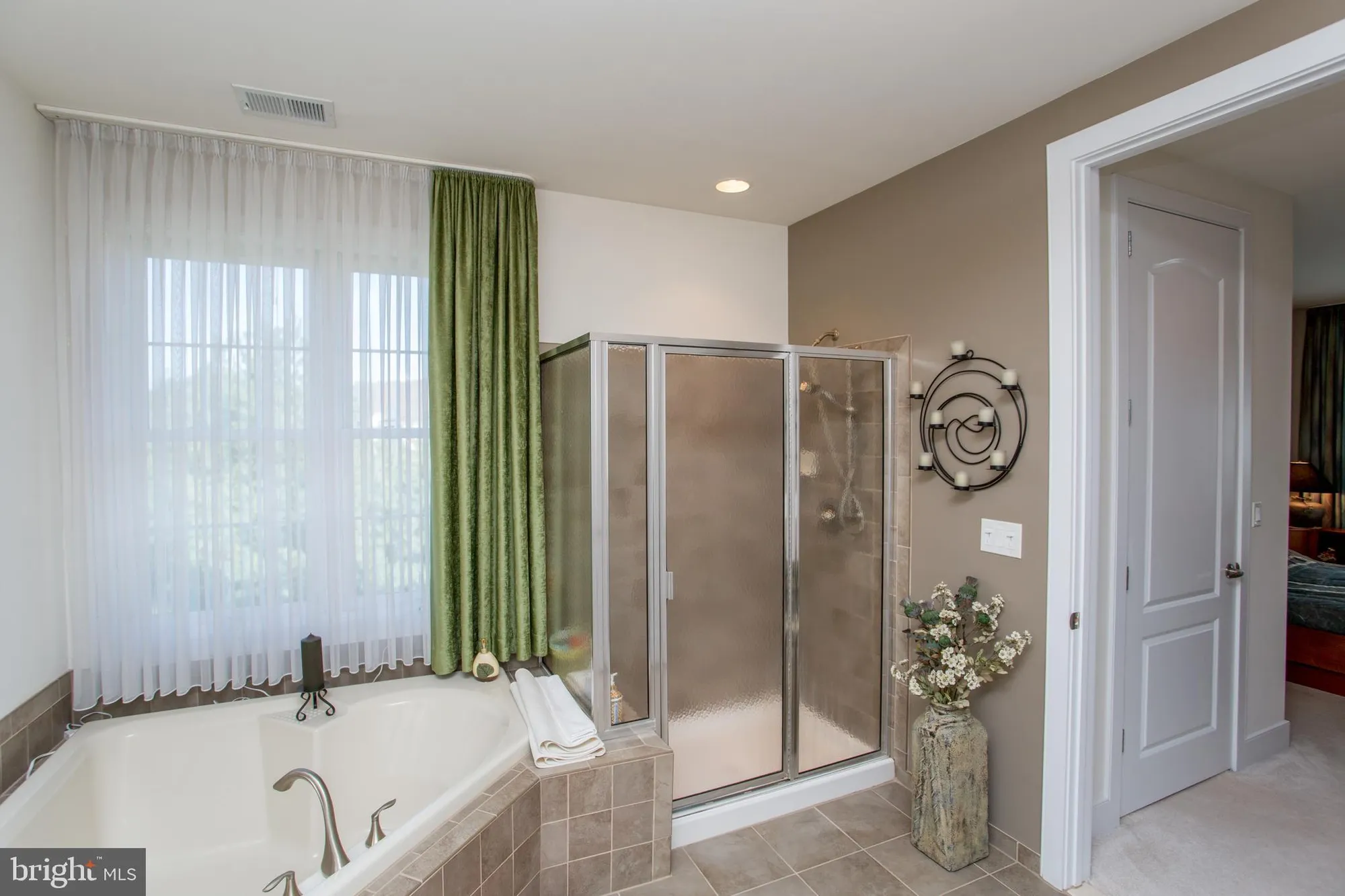 Property Slideshow image 34 of 52 | 2321 meridian blvd # 2321, Warrington, PA, 18976