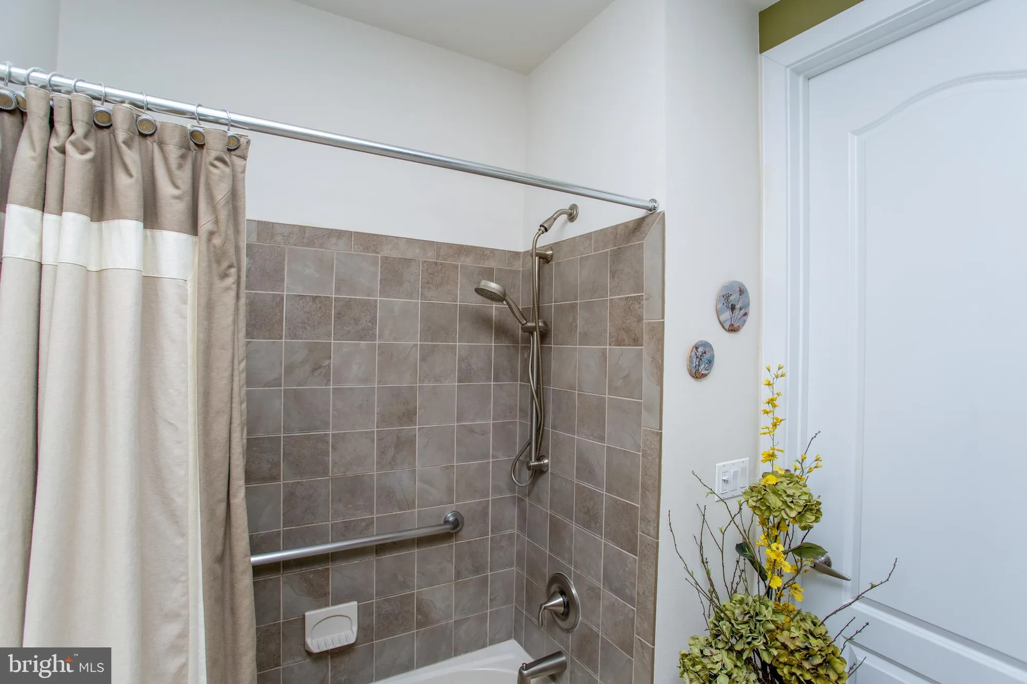 Property Slideshow image 42 of 52 | 2321 meridian blvd # 2321, Warrington, PA, 18976