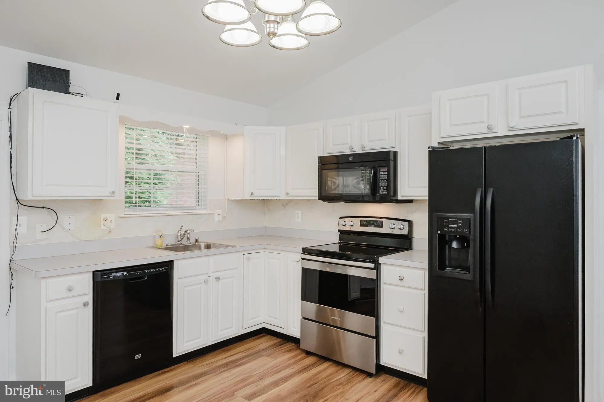 Property Slideshow image 7 of 33 | 2016 rudy serra dr c, Sykesville, MD, 21784