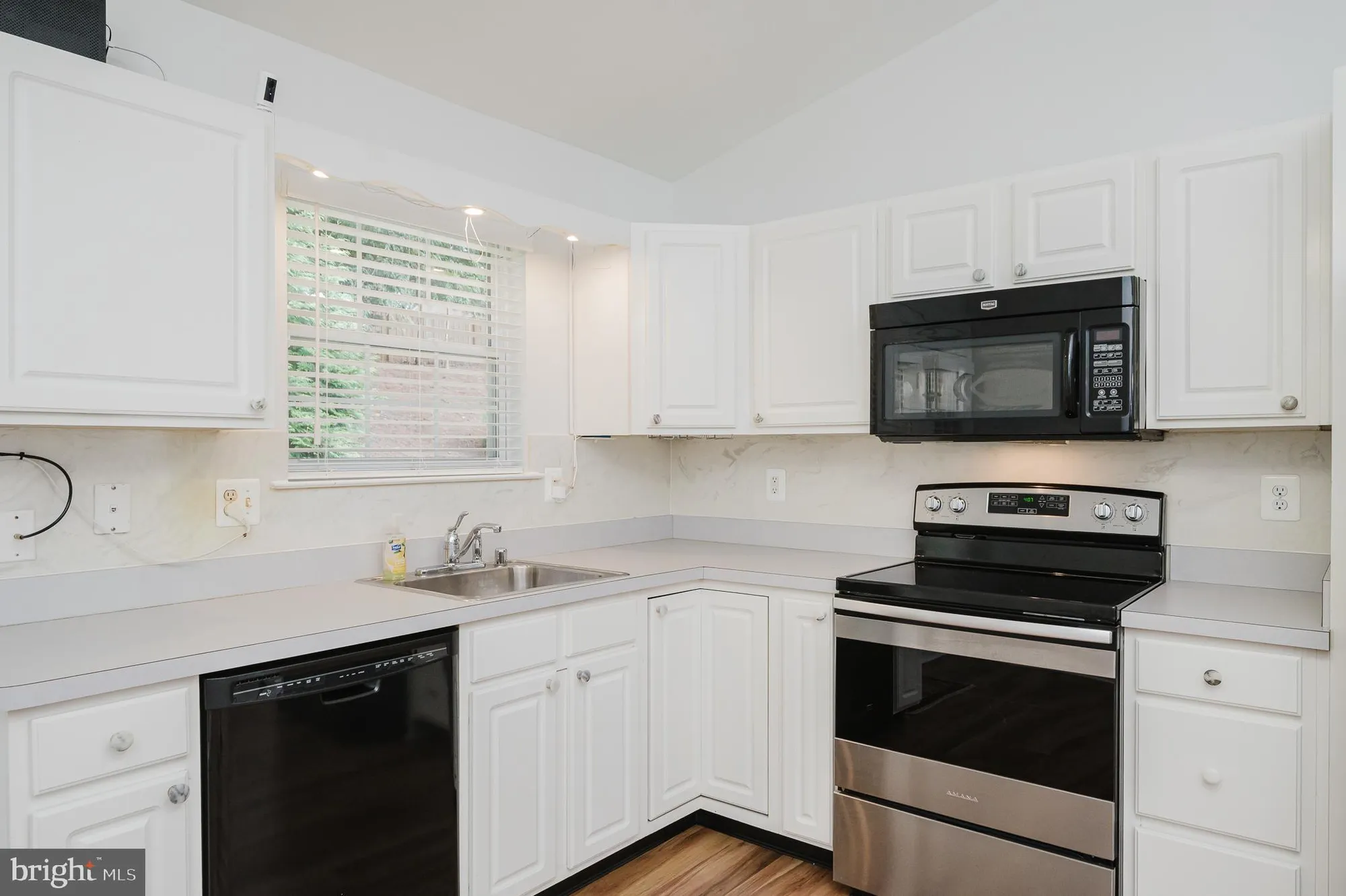 Property Slideshow image 8 of 33 | 2016 rudy serra dr c, Sykesville, MD, 21784