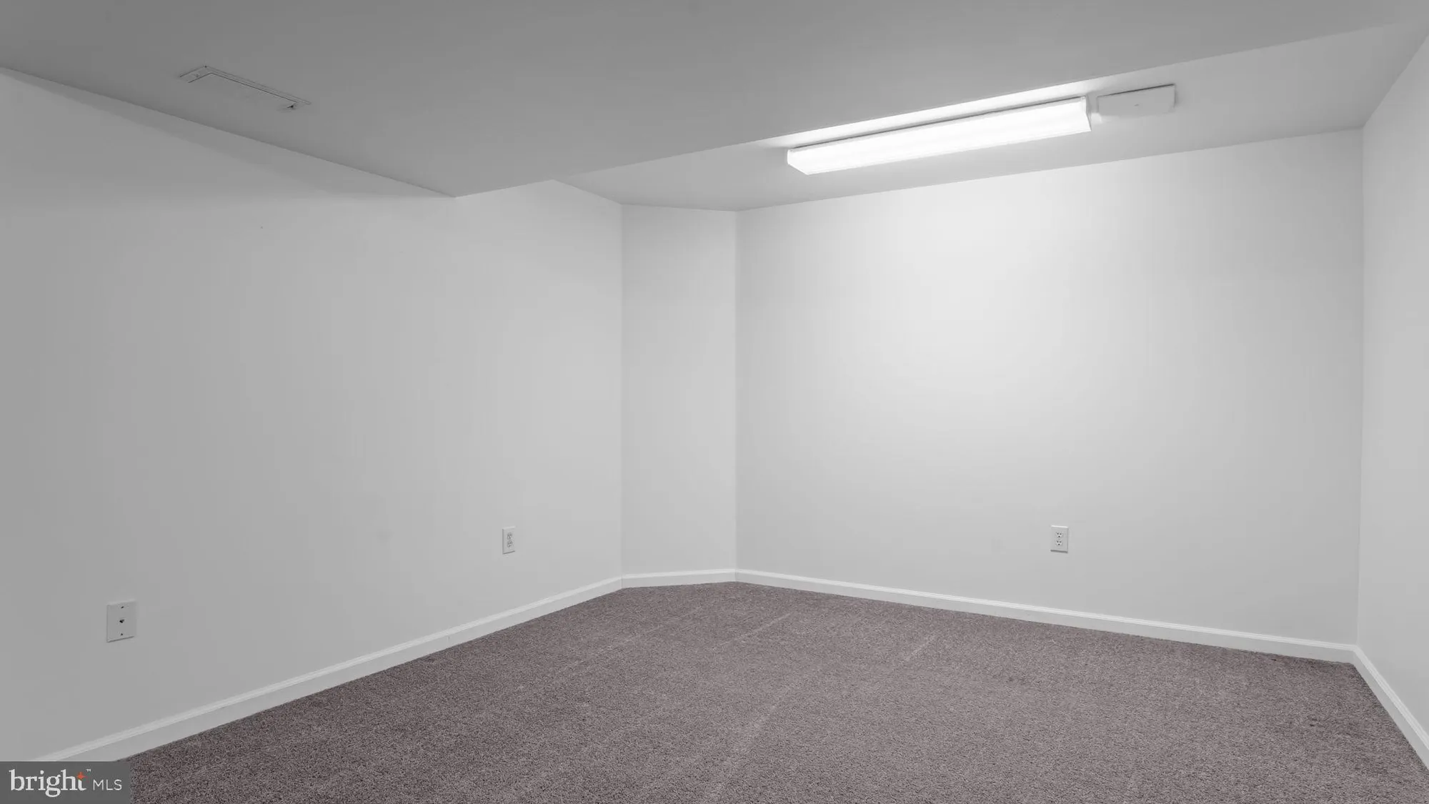 Property Slideshow image 34 of 43 | 120 liberty dr, Bensalem, PA, 19020