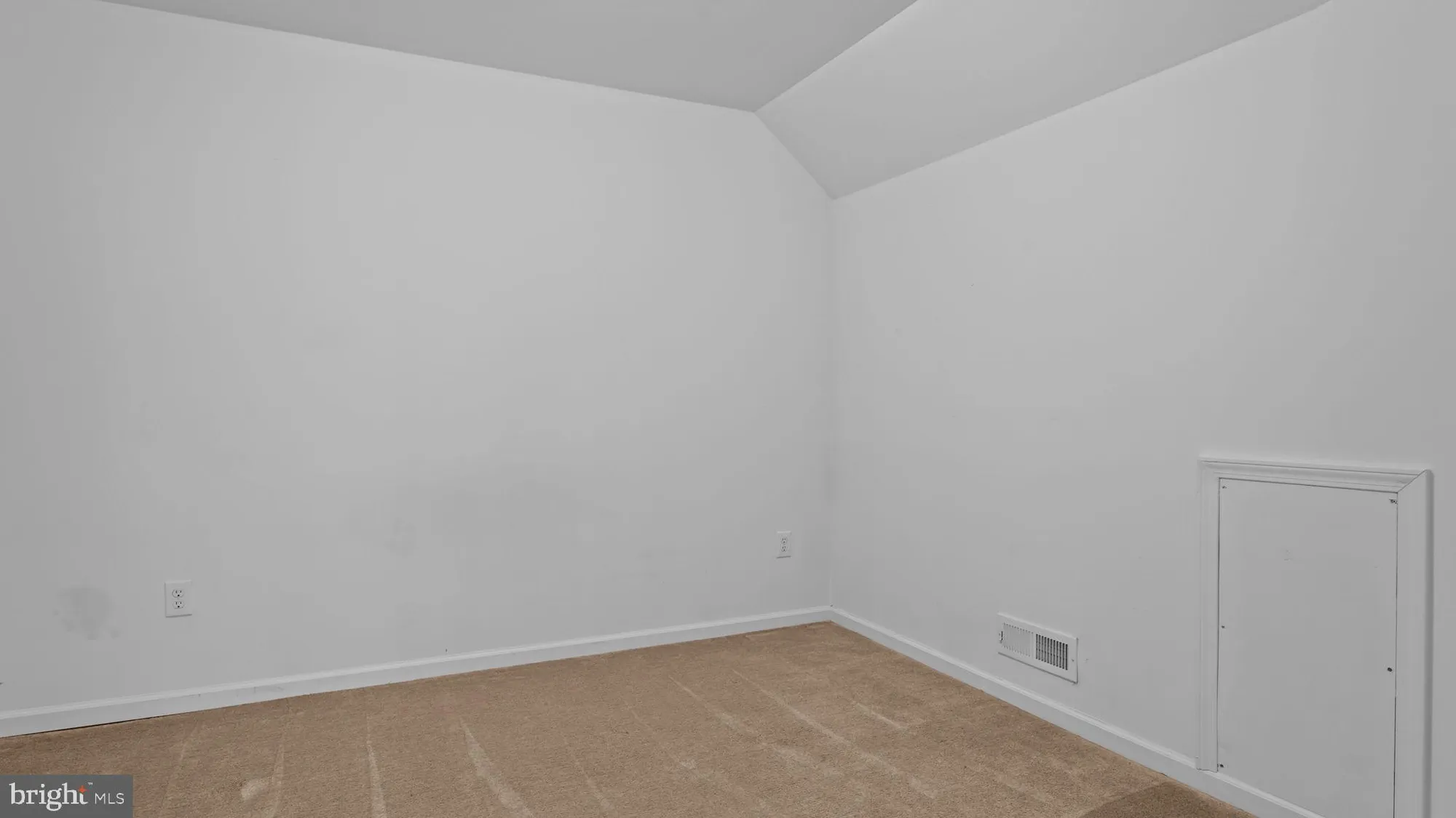 Property Slideshow image 29 of 43 | 120 liberty dr, Bensalem, PA, 19020