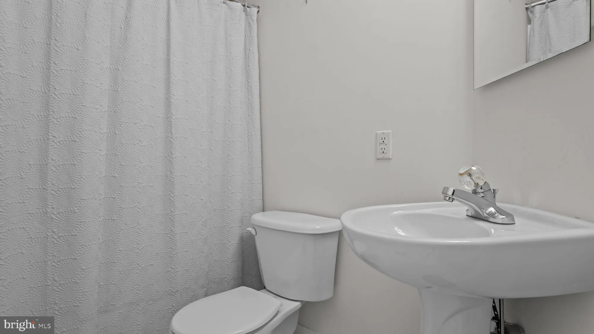 Property Slideshow image 15 of 43 | 120 liberty dr, Bensalem, PA, 19020