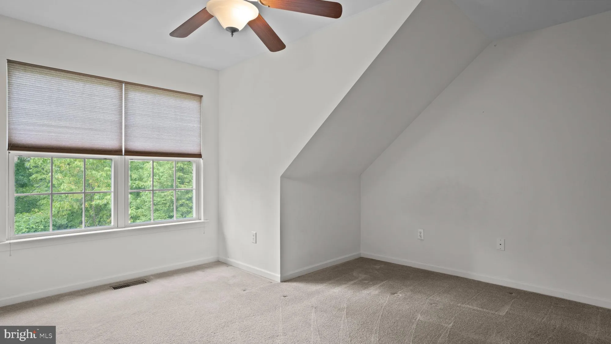 Property Slideshow image 22 of 43 | 120 liberty dr, Bensalem, PA, 19020