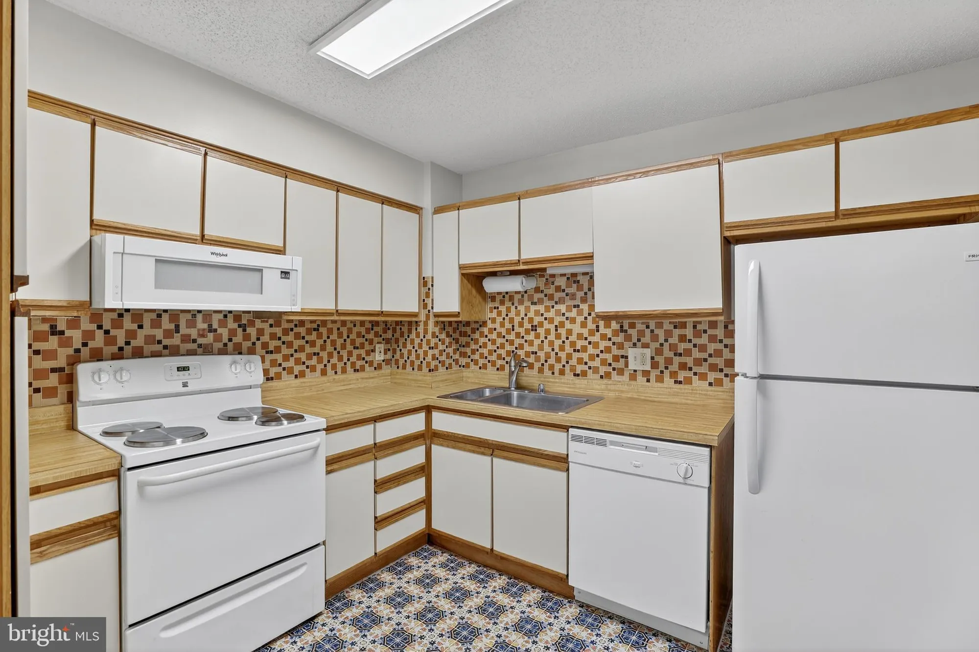 Property Slideshow image 16 of 35 | 3310 n leisure world blvd 124, Silver Spring, MD, 20906
