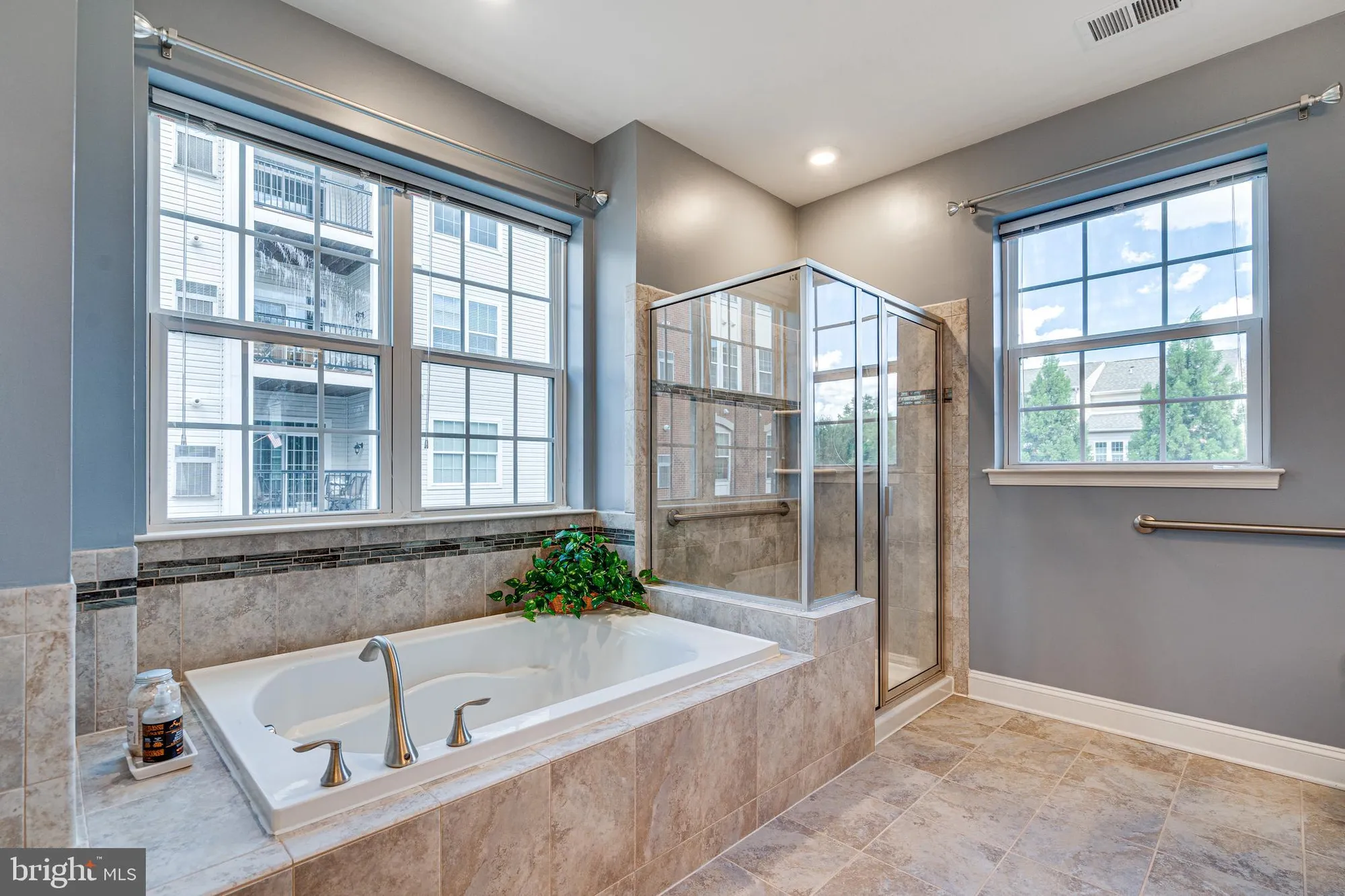 Property Slideshow image 14 of 69 | 10273 fountain cir 202, Manassas, VA, 20110