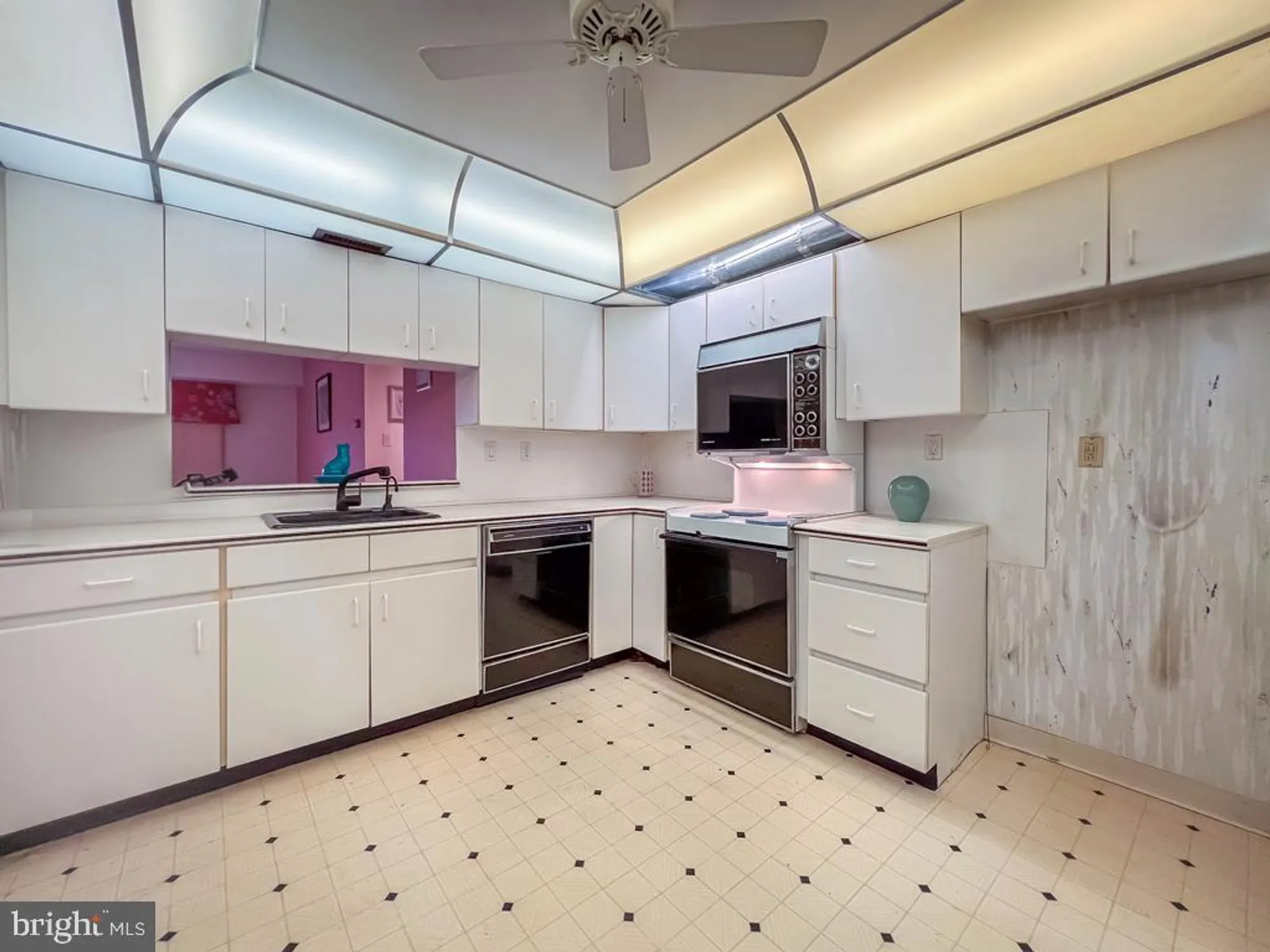 Property Slideshow image 19 of 41 | 6311 delaire landing rd 311, Philadelphia, PA, 19114