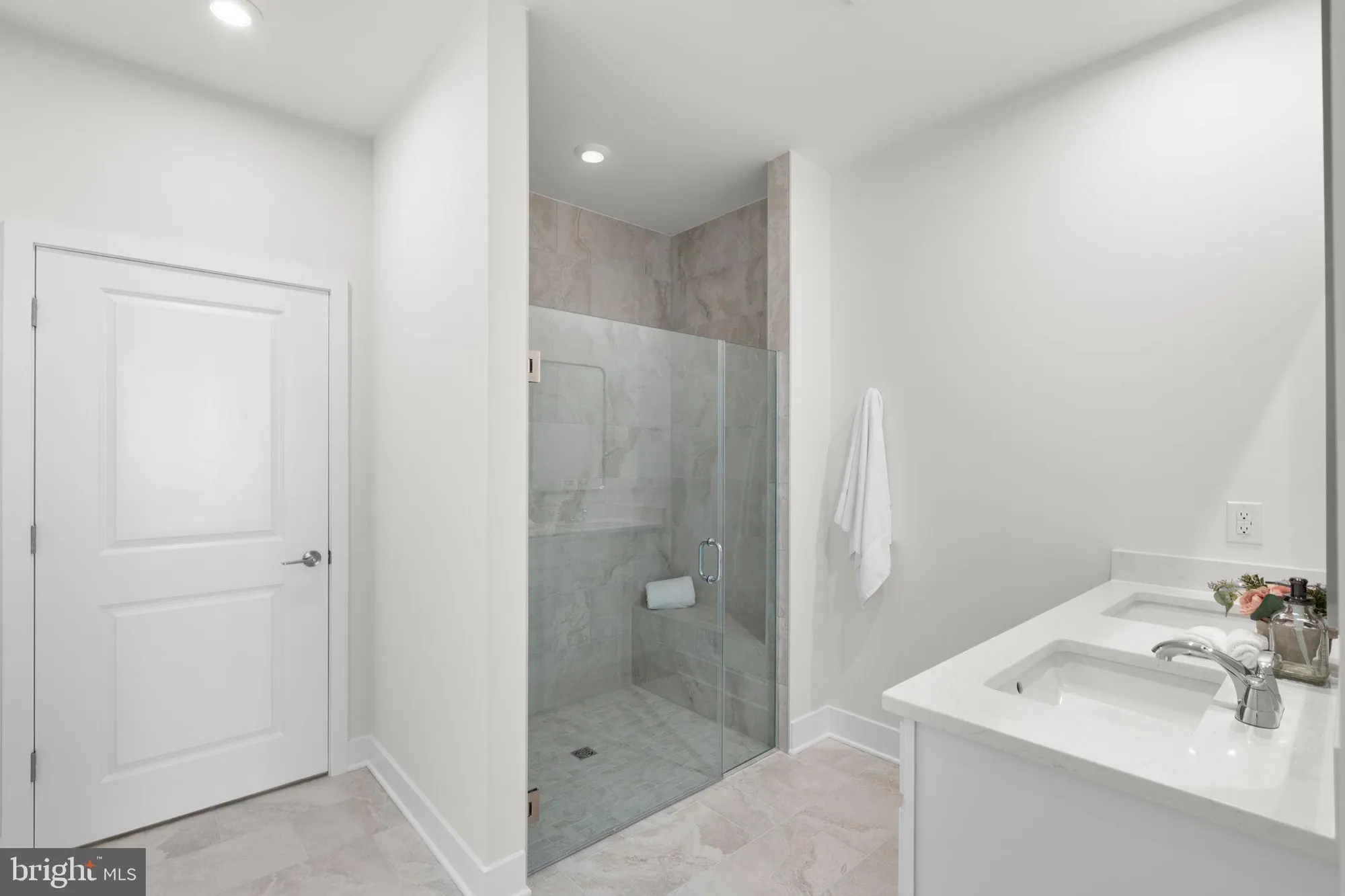 Property Slideshow image 22 of 45 | 44508 lowestoft sq, Ashburn, VA, 20147
