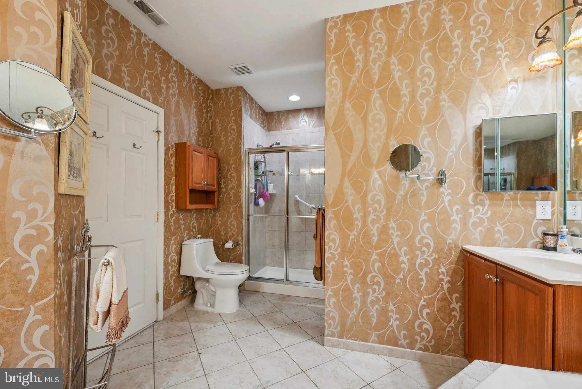 Property Slideshow image 22 of 41 | 64 villa dr 206, Warminster, PA, 18974