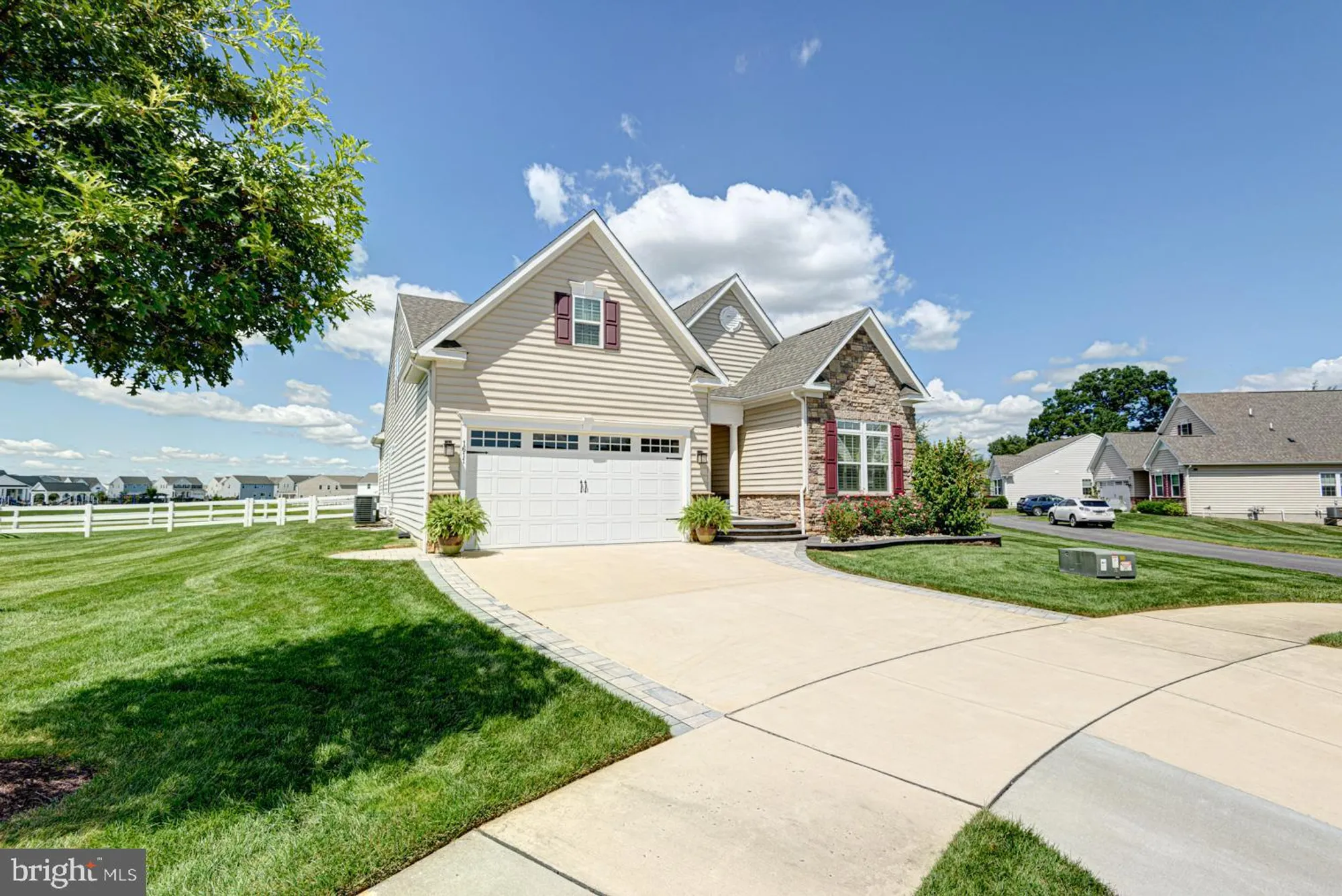 Property Slideshow image 3 of 69 | 1611 ellinor ct, Middletown, DE, 19709