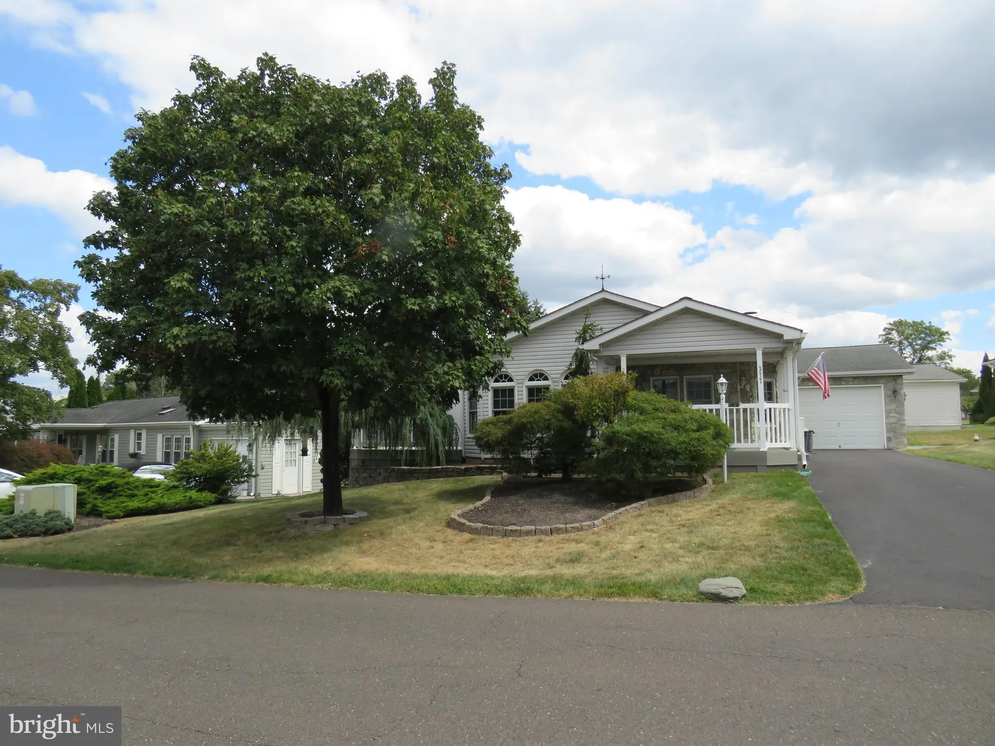Property Slideshow image 1 of 40 | 377 spring meadow cir, New Hope, PA, 18938