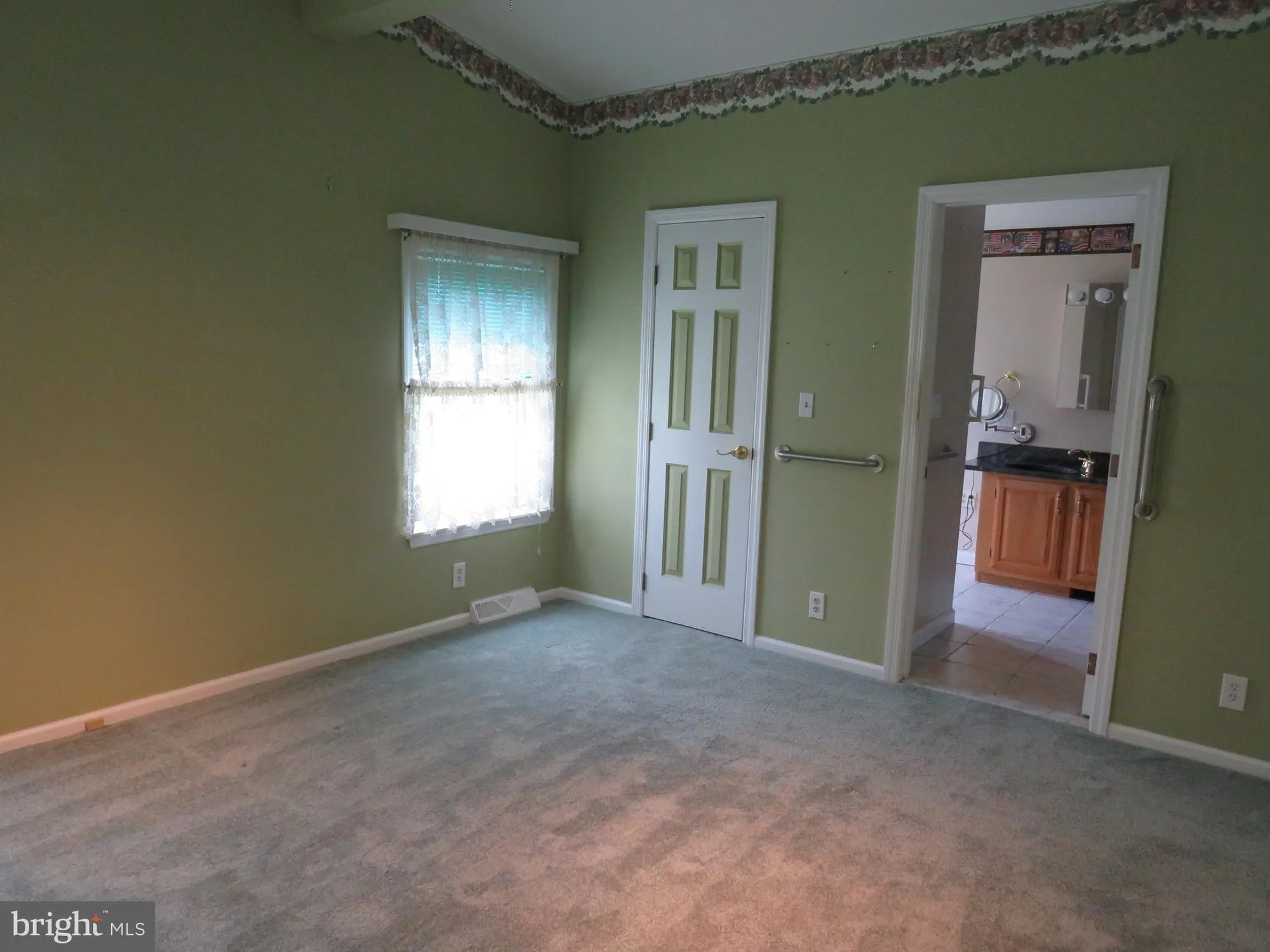 Property Slideshow image 25 of 40 | 377 spring meadow cir, New Hope, PA, 18938