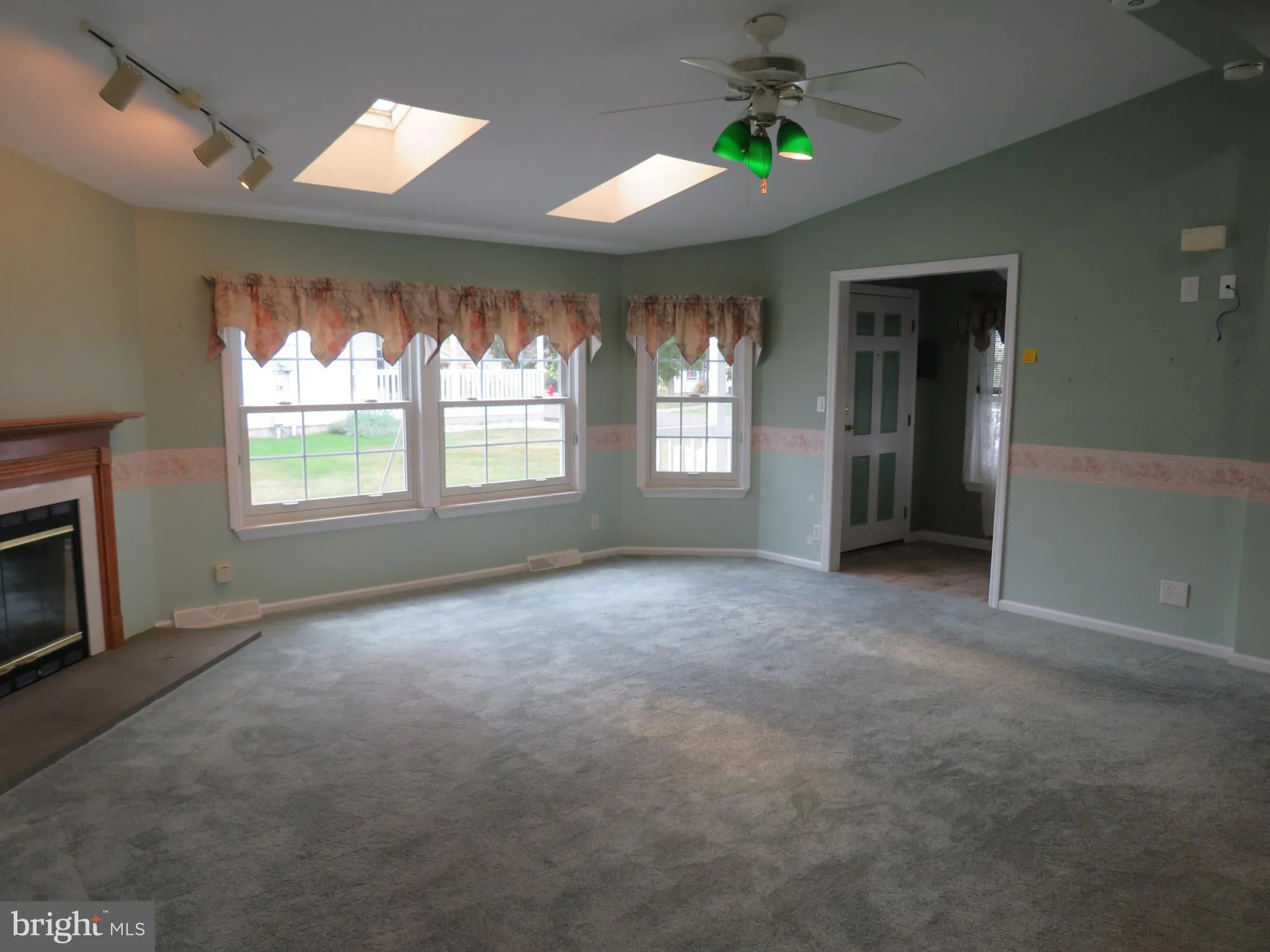 Property Slideshow image 11 of 40 | 377 spring meadow cir, New Hope, PA, 18938