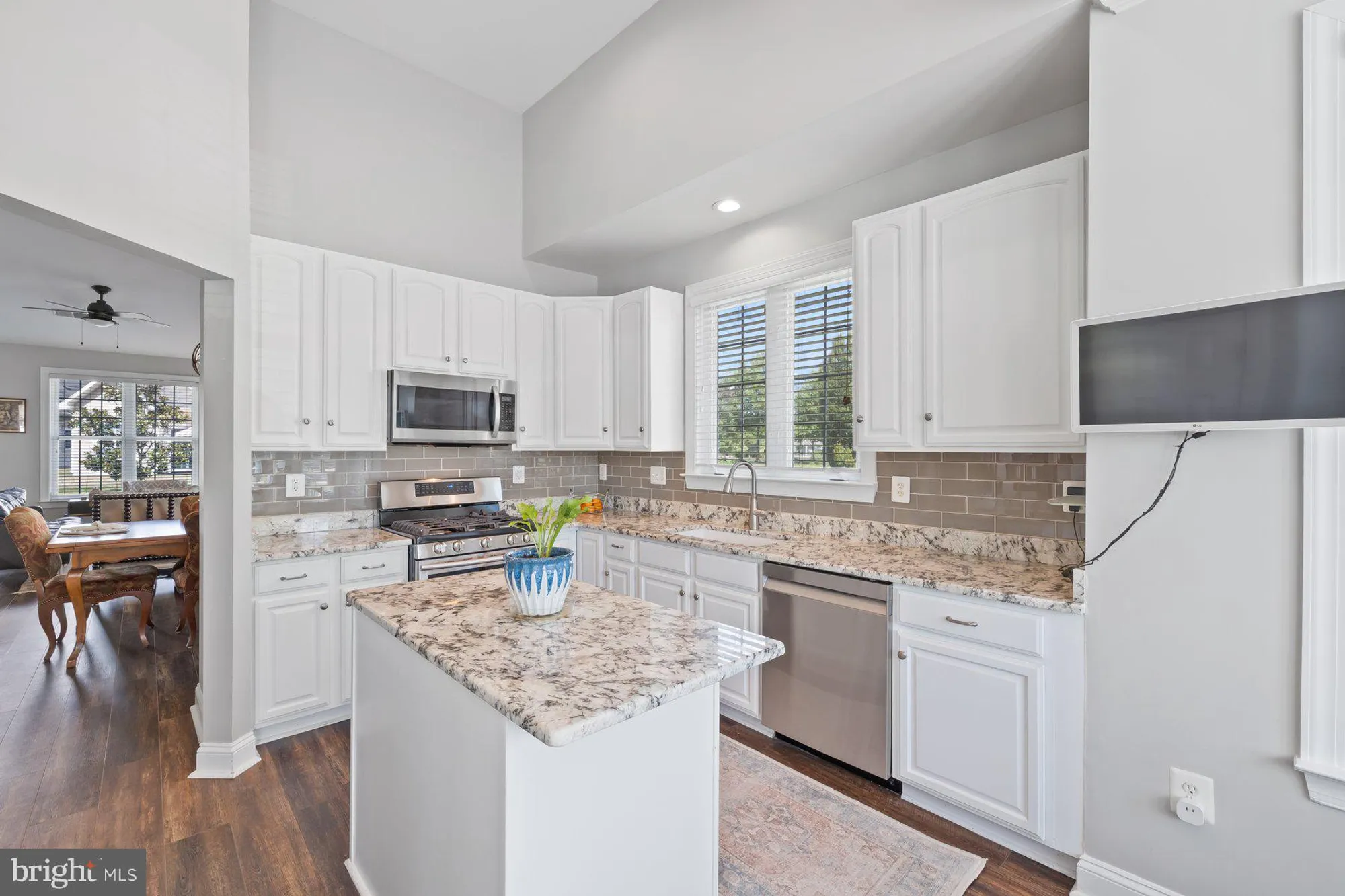 Property Slideshow image 19 of 38 | 4909 keswick ct, White Plains, MD, 20695