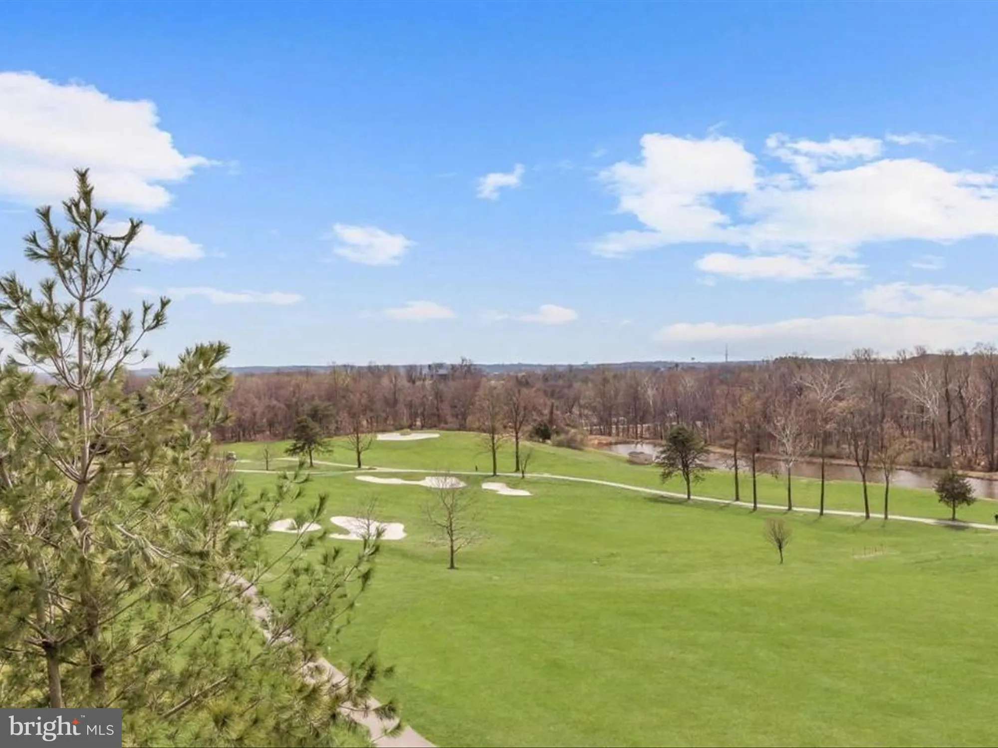 Property Slideshow image 4 of 40 | 7325 brookview rd 305, Elkridge, MD, 21075