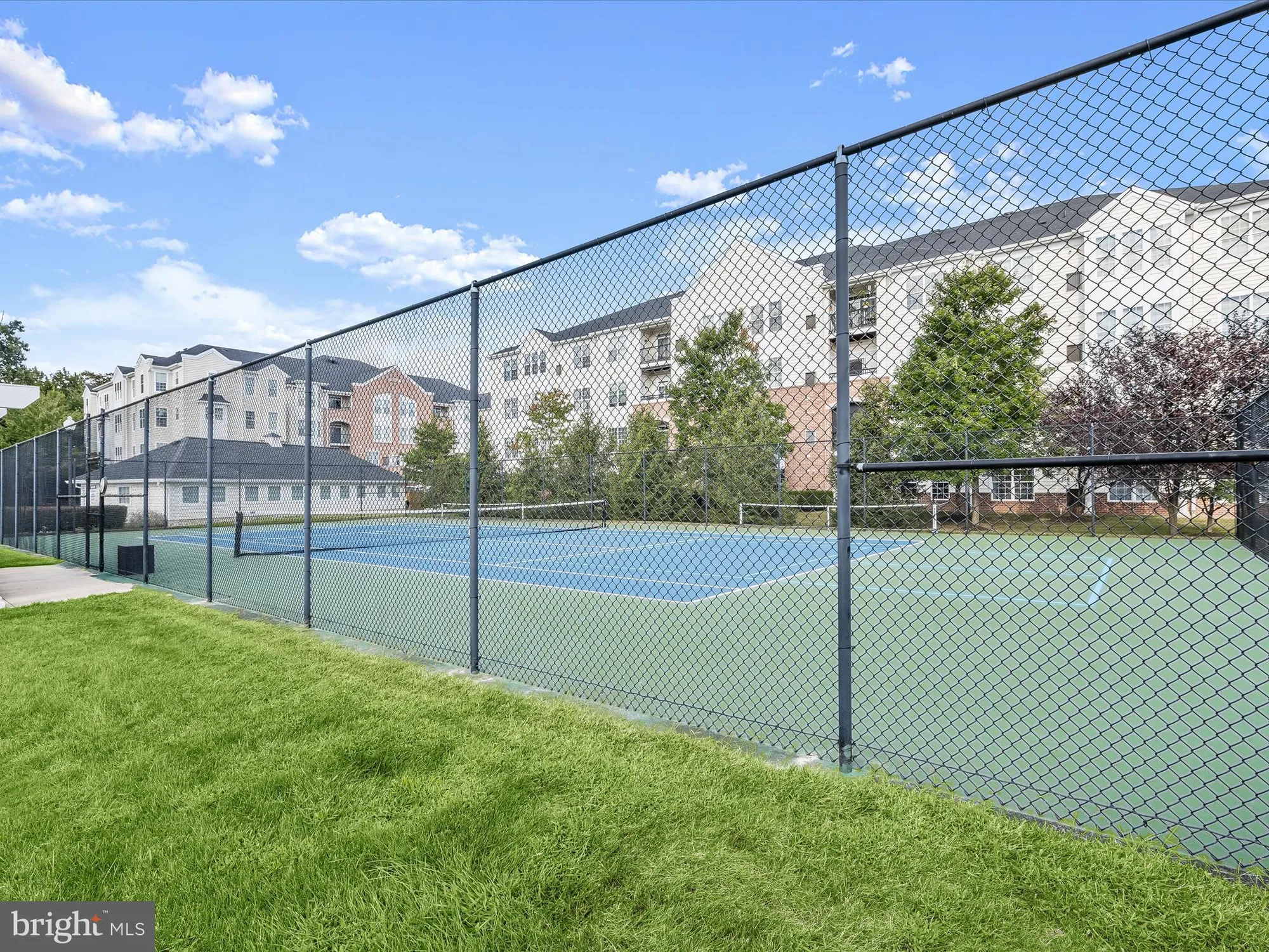 Property Slideshow image 3 of 40 | 7325 brookview rd 305, Elkridge, MD, 21075