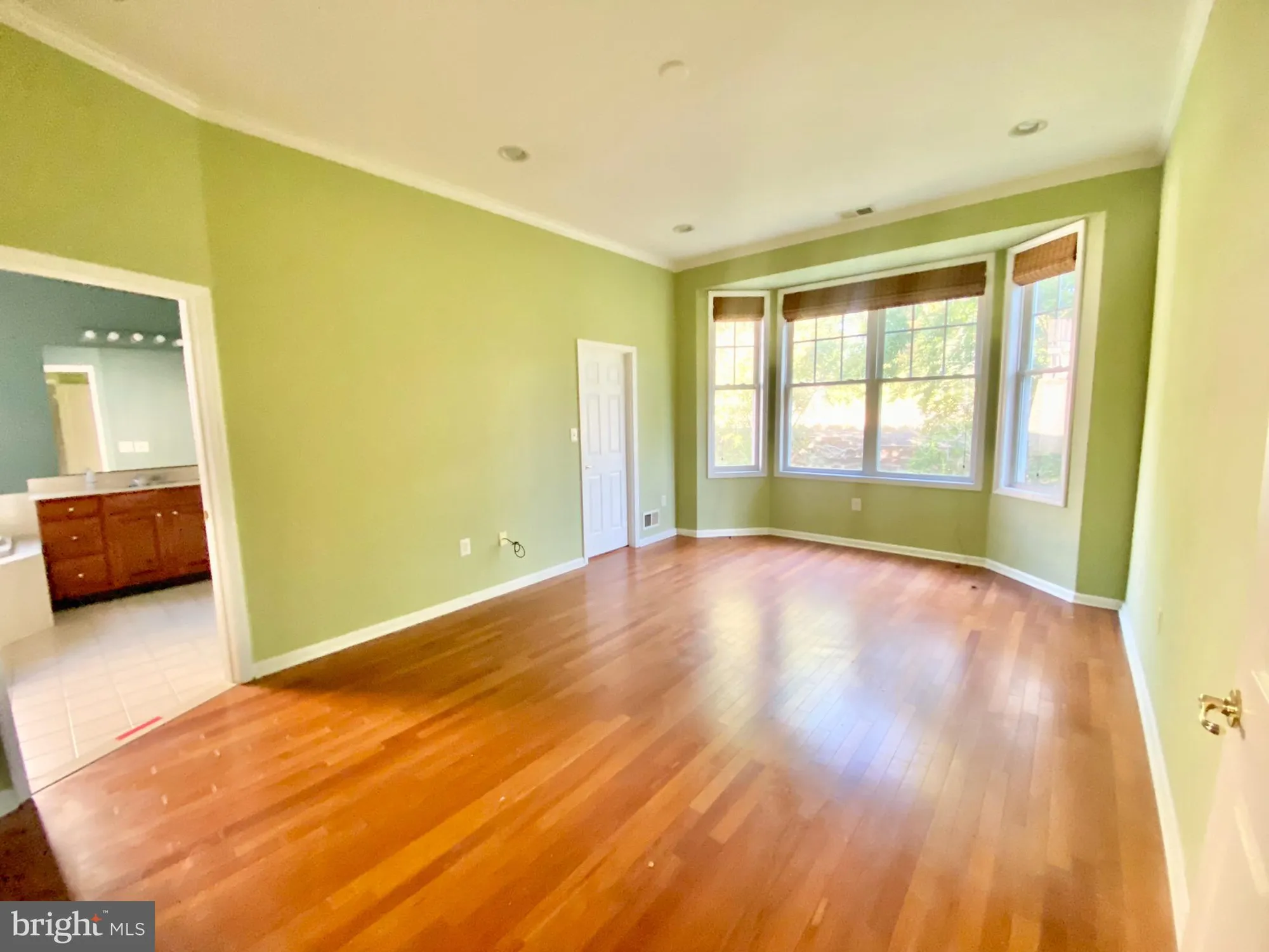 Property Slideshow image 10 of 19 | 86 labaw dr, Cranbury, NJ, 08512