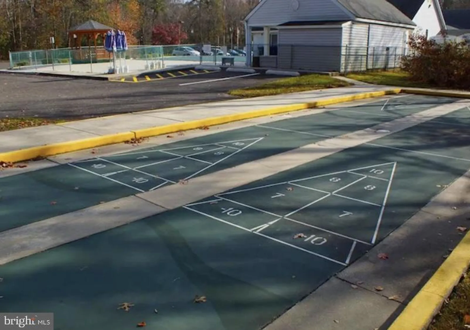 Property Slideshow image 22 of 26 | 547 doral dr, Williamstown, NJ, 08094