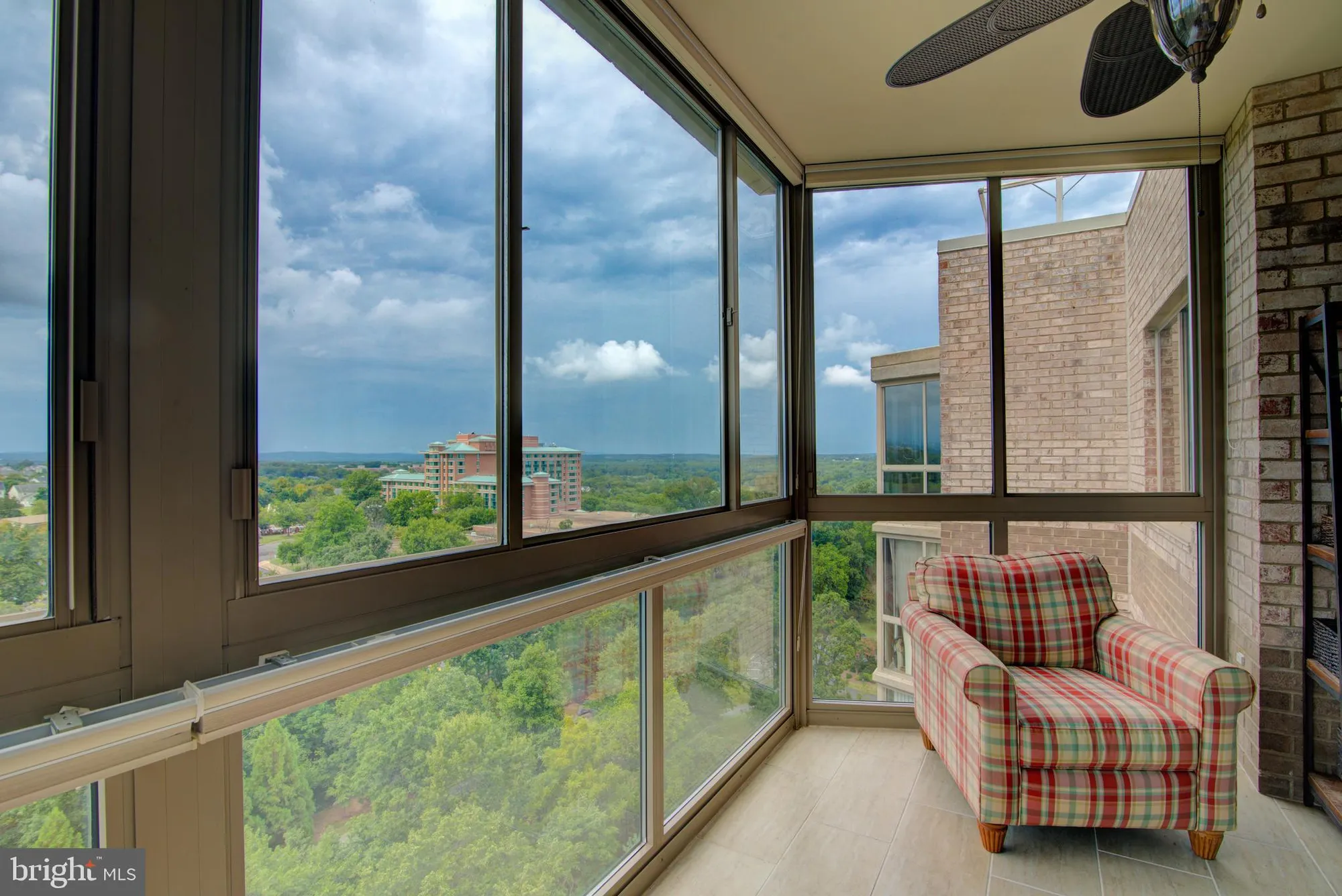 Property Slideshow image 12 of 60 | 19365 cypress ridge ter unit 1102, Leesburg, VA, 20176