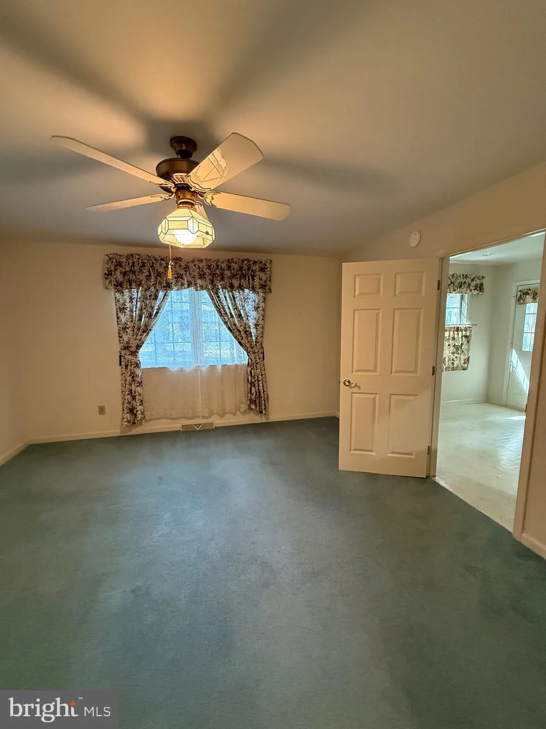 Property Slideshow image 15 of 31 | 7010 fairway oaks, Fayetteville, PA, 17222