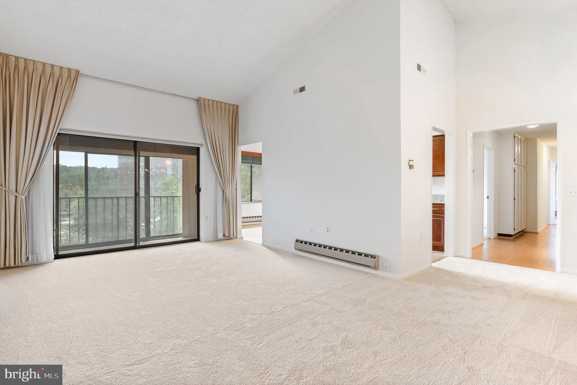 Property Slideshow image 6 of 44 | 15301 pine orchard dr 86-3e, Silver Spring, MD, 20906