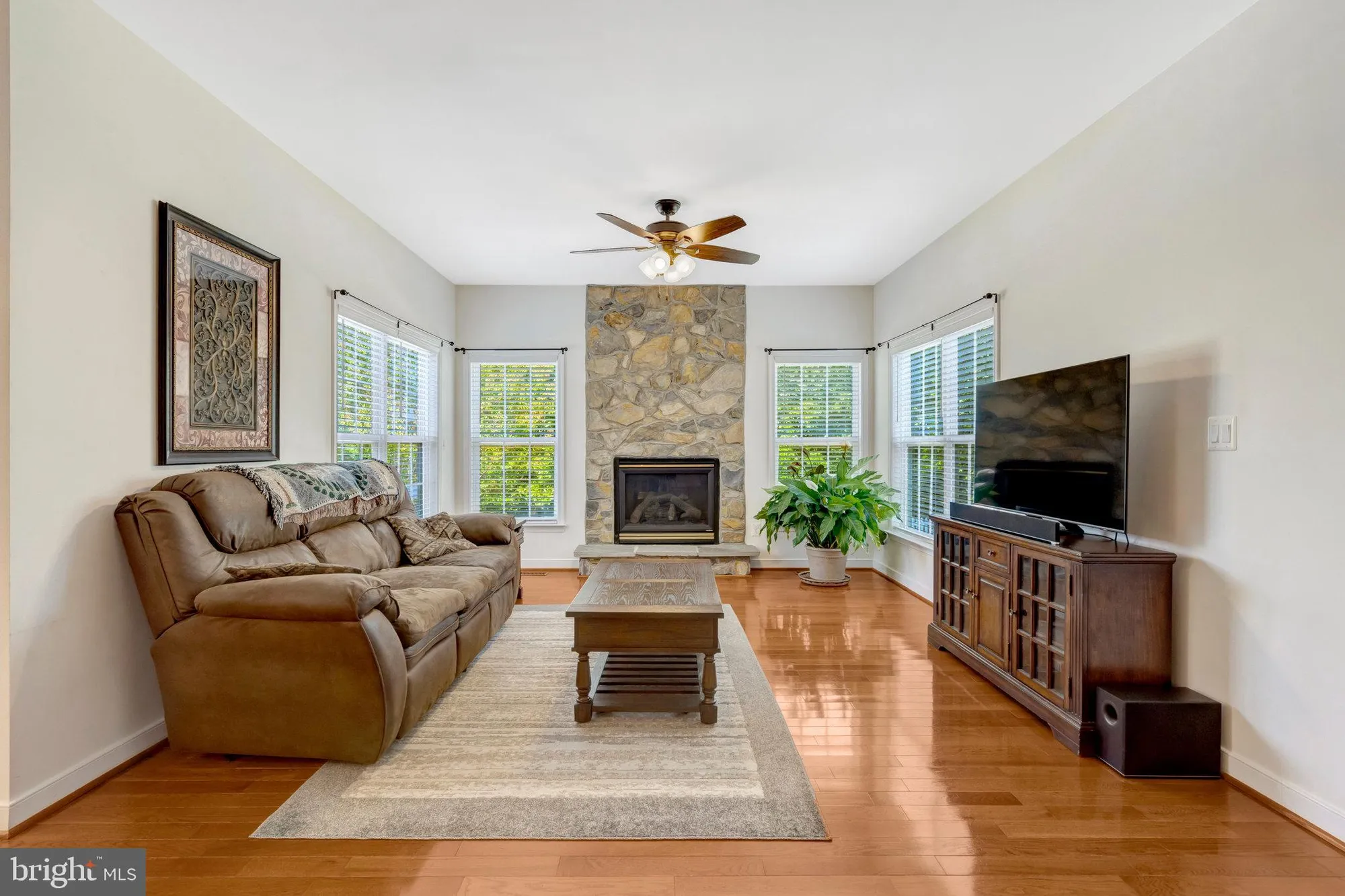 Property Slideshow image 3 of 37 | 13154 triple crown loop, Gainesville, VA, 20155