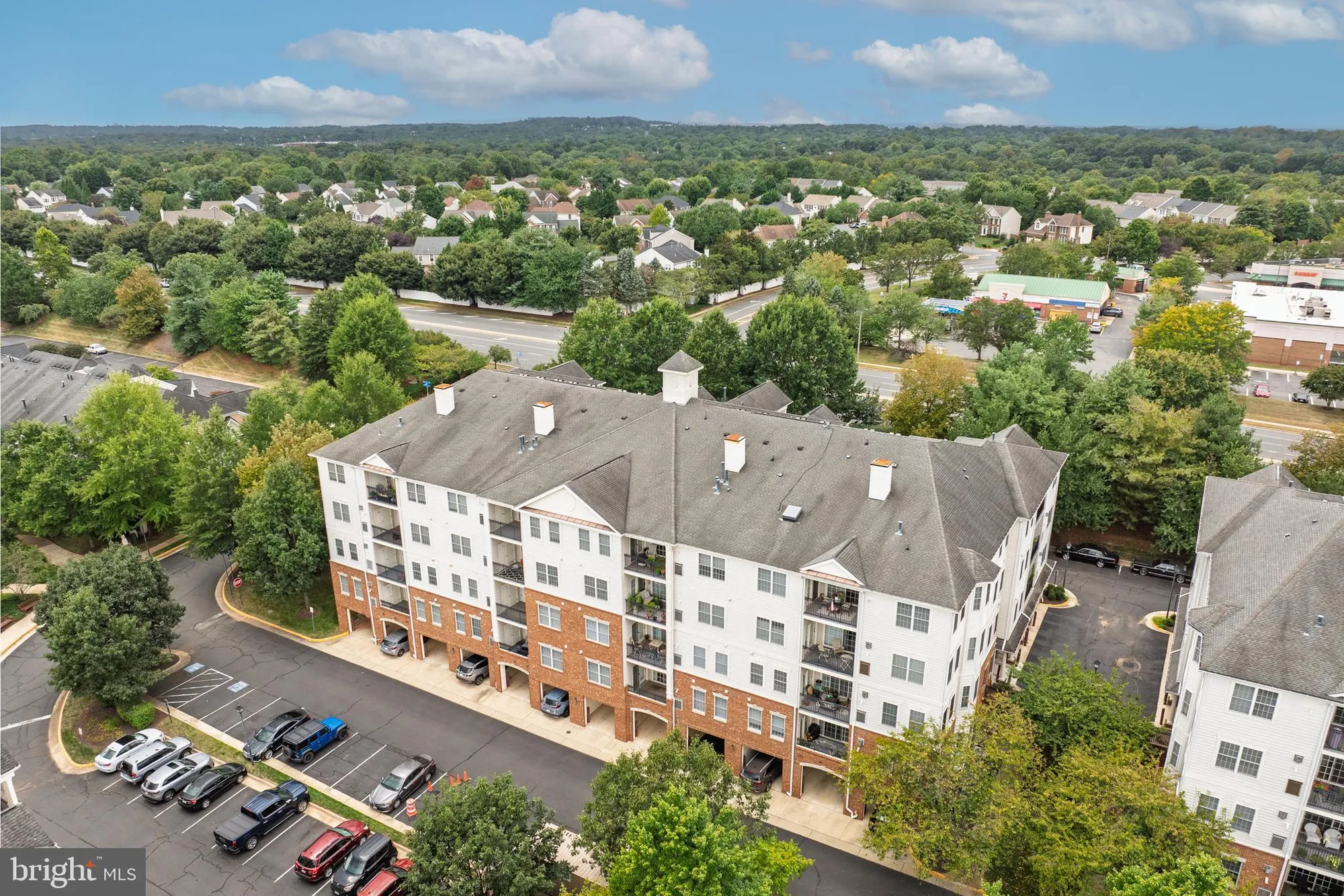 Property Slideshow image 32 of 41 | 20745 royal palace sq unit 207, Sterling, VA, 20165